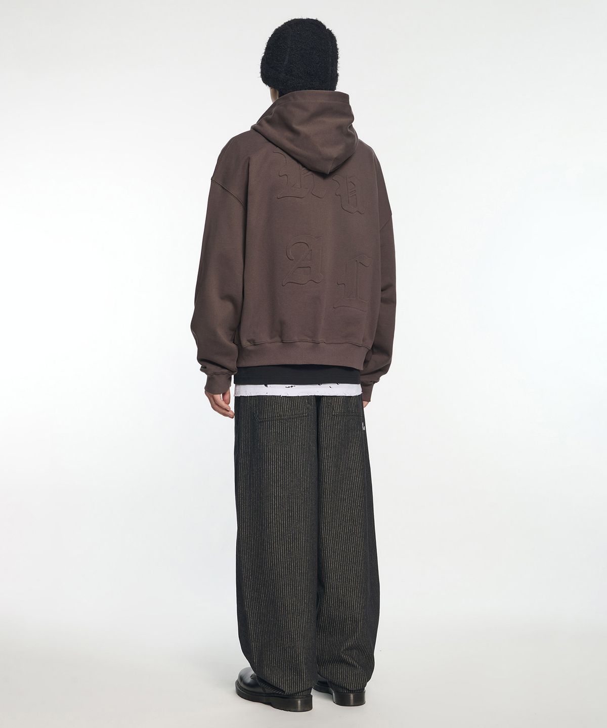 노매뉴얼(NOMANUAL) NM EMBOSSED HOODED ZIP-UP - BROWN