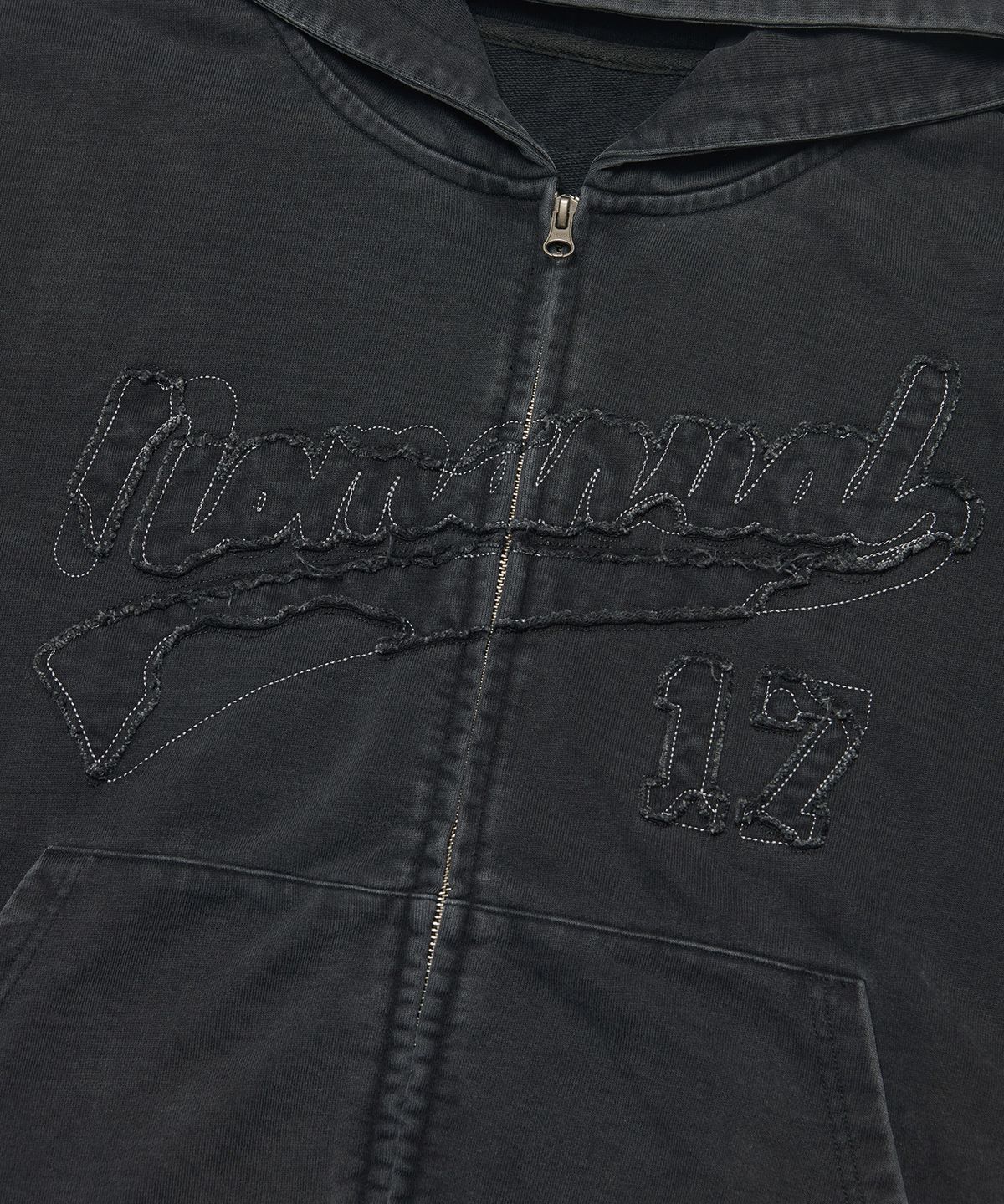 노매뉴얼(NOMANUAL) APPLIQUE HOODED ZIP-UP - WASHED BLACK