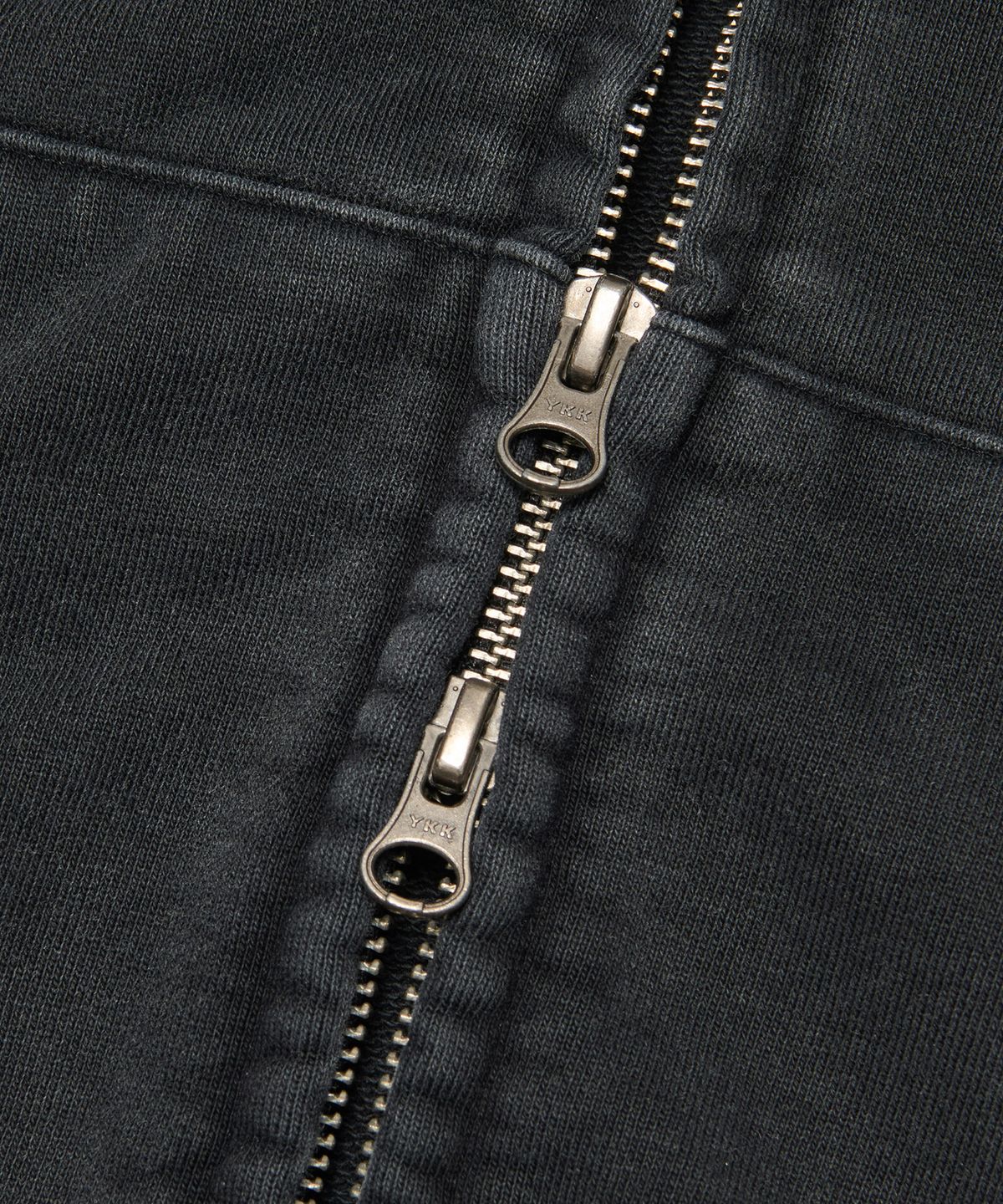 노매뉴얼(NOMANUAL) APPLIQUE HOODED ZIP-UP - WASHED BLACK