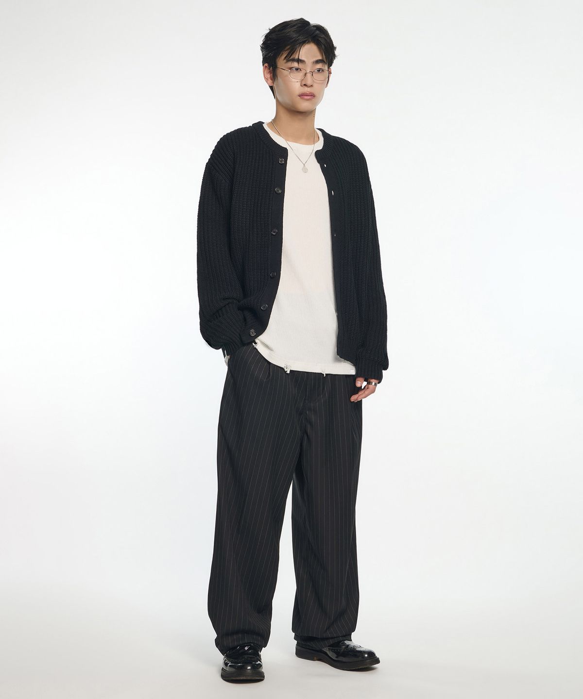 노매뉴얼(NOMANUAL) EASE ROUND NECK CARDIGAN - BLACK