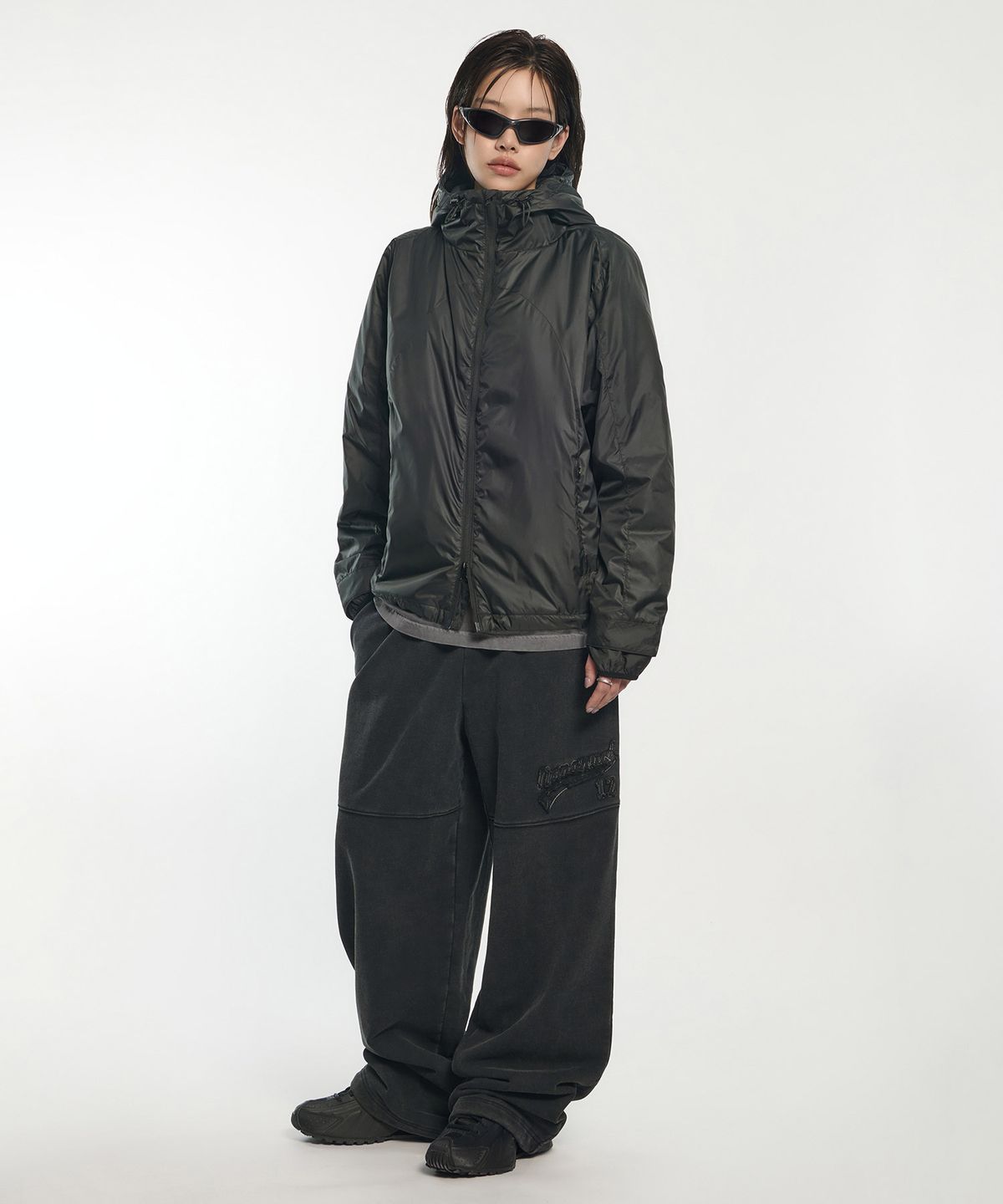 노매뉴얼(NOMANUAL) APPLIQUE SWEATPANTS - WASHED BLACK