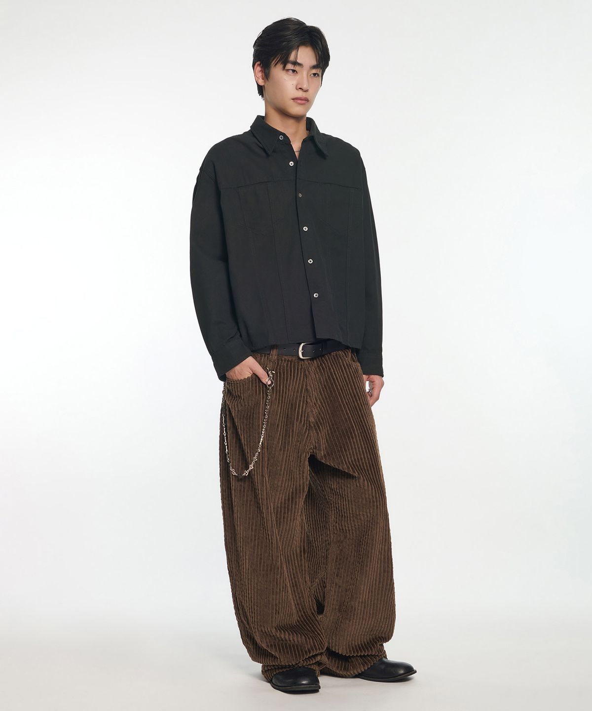 노매뉴얼(NOMANUAL) M.L CROP SHIRT - BLACK