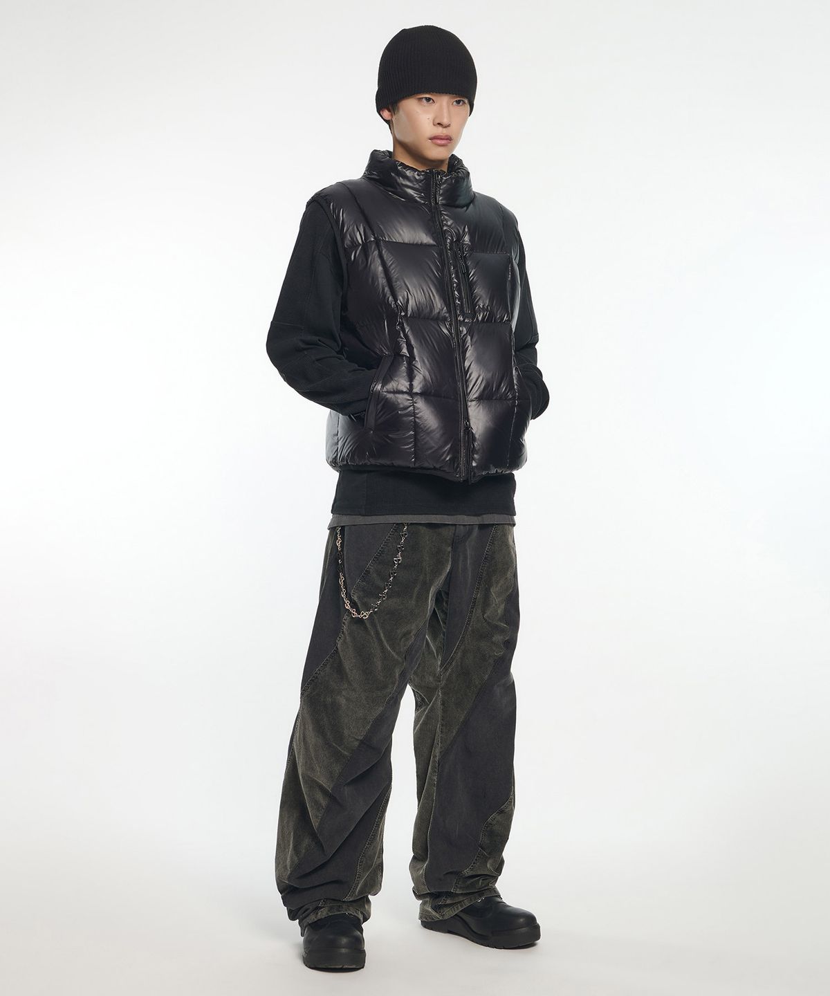 노매뉴얼(NOMANUAL) DUAL TEXTURE TWISTED PANTS - BLACK