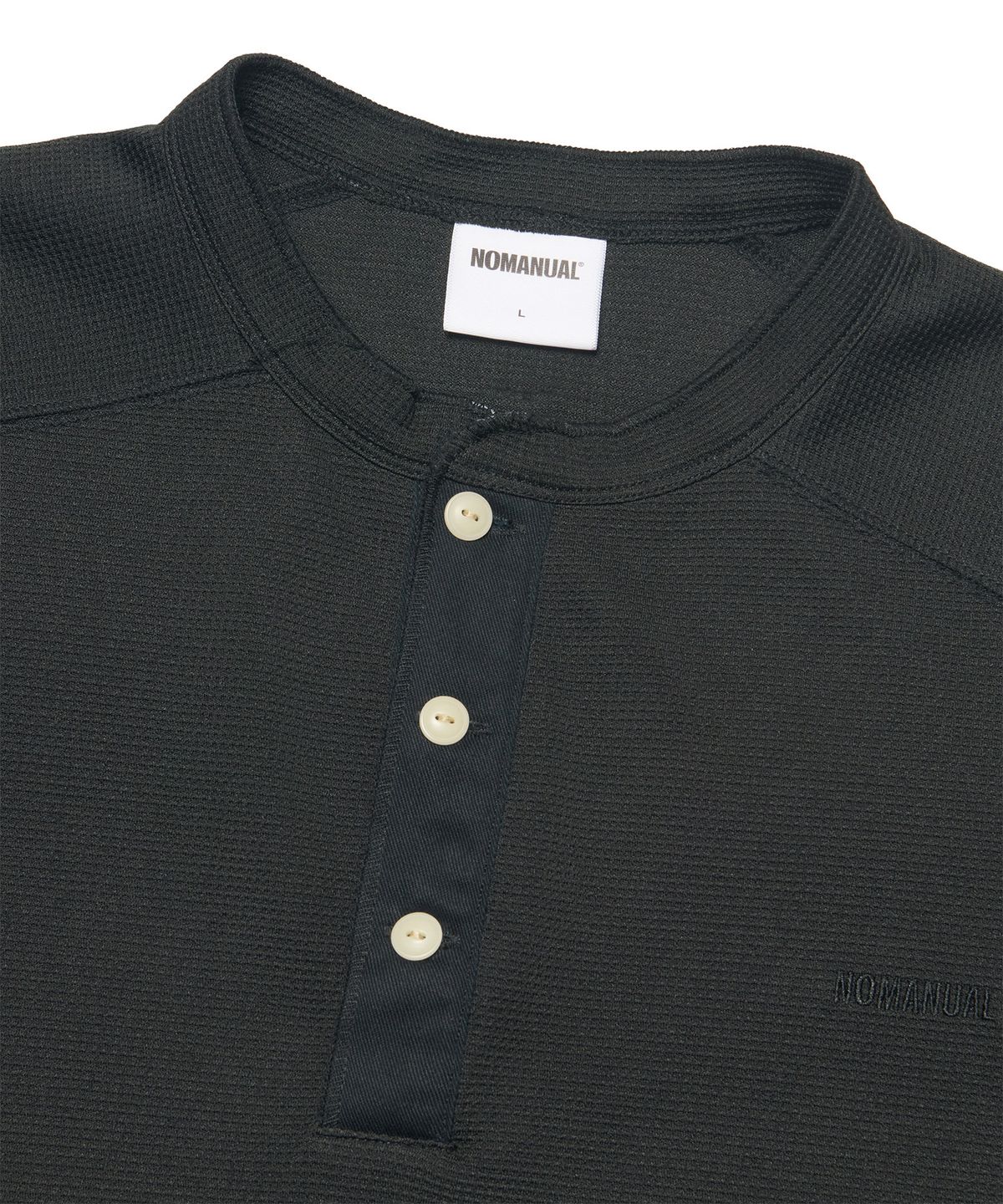 노매뉴얼(NOMANUAL) NM HENLEY NECK WAFFLE LONG SLEEVE TEE - BLACK