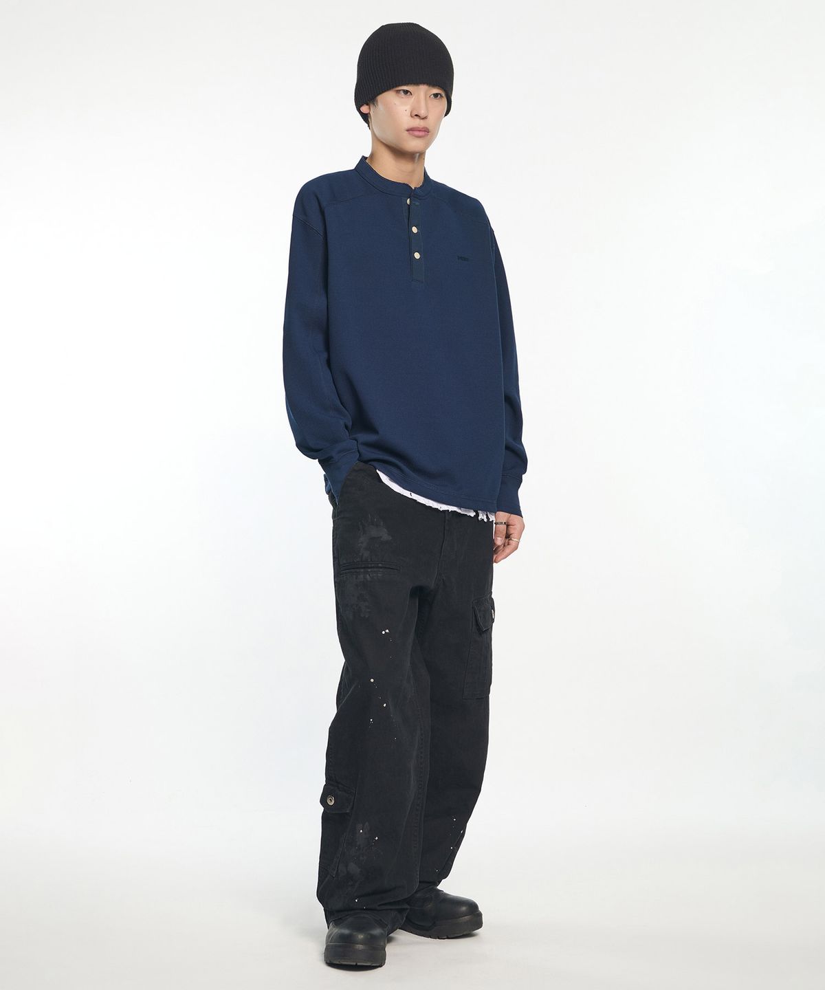 노매뉴얼(NOMANUAL) NM HENLEY NECK WAFFLE LONG SLEEVE TEE - DARK NAVY