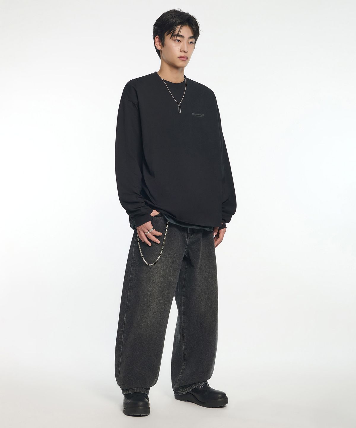 노매뉴얼(NOMANUAL) M.G LONG SLEEVE TEE - BLACK