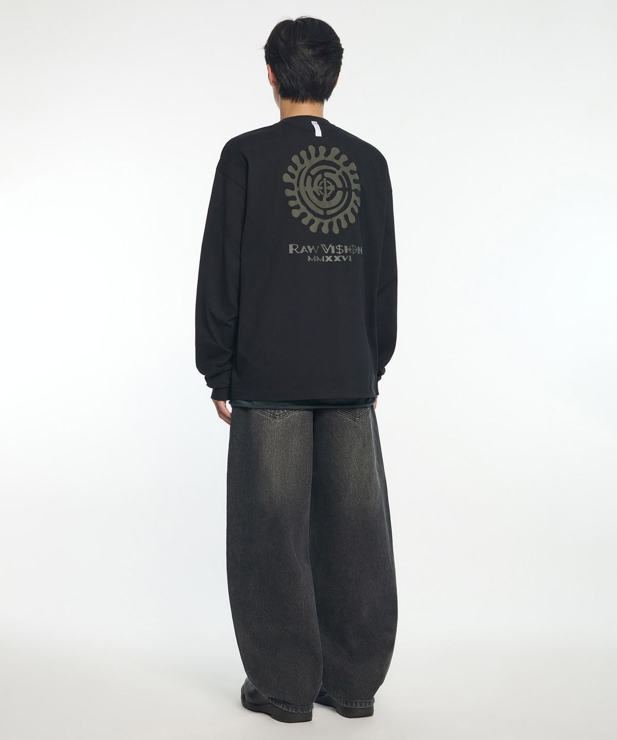 노매뉴얼(NOMANUAL) M.G LONG SLEEVE TEE - BLACK