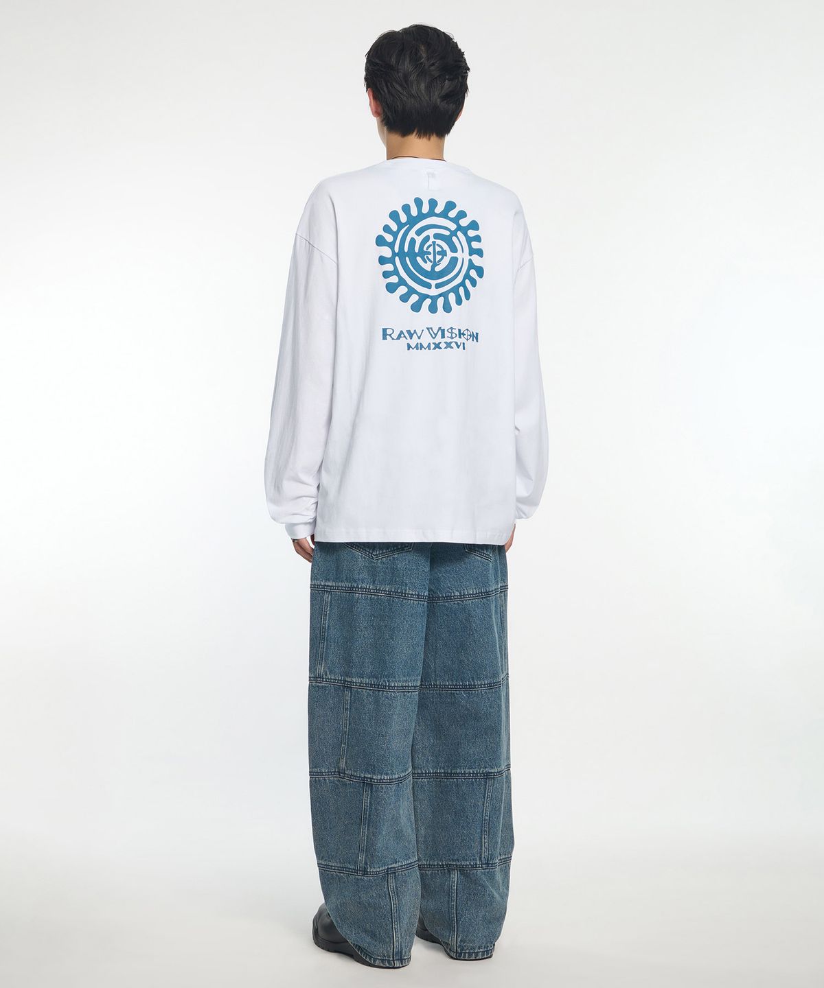 노매뉴얼(NOMANUAL) M.G LONG SLEEVE TEE - WHITE