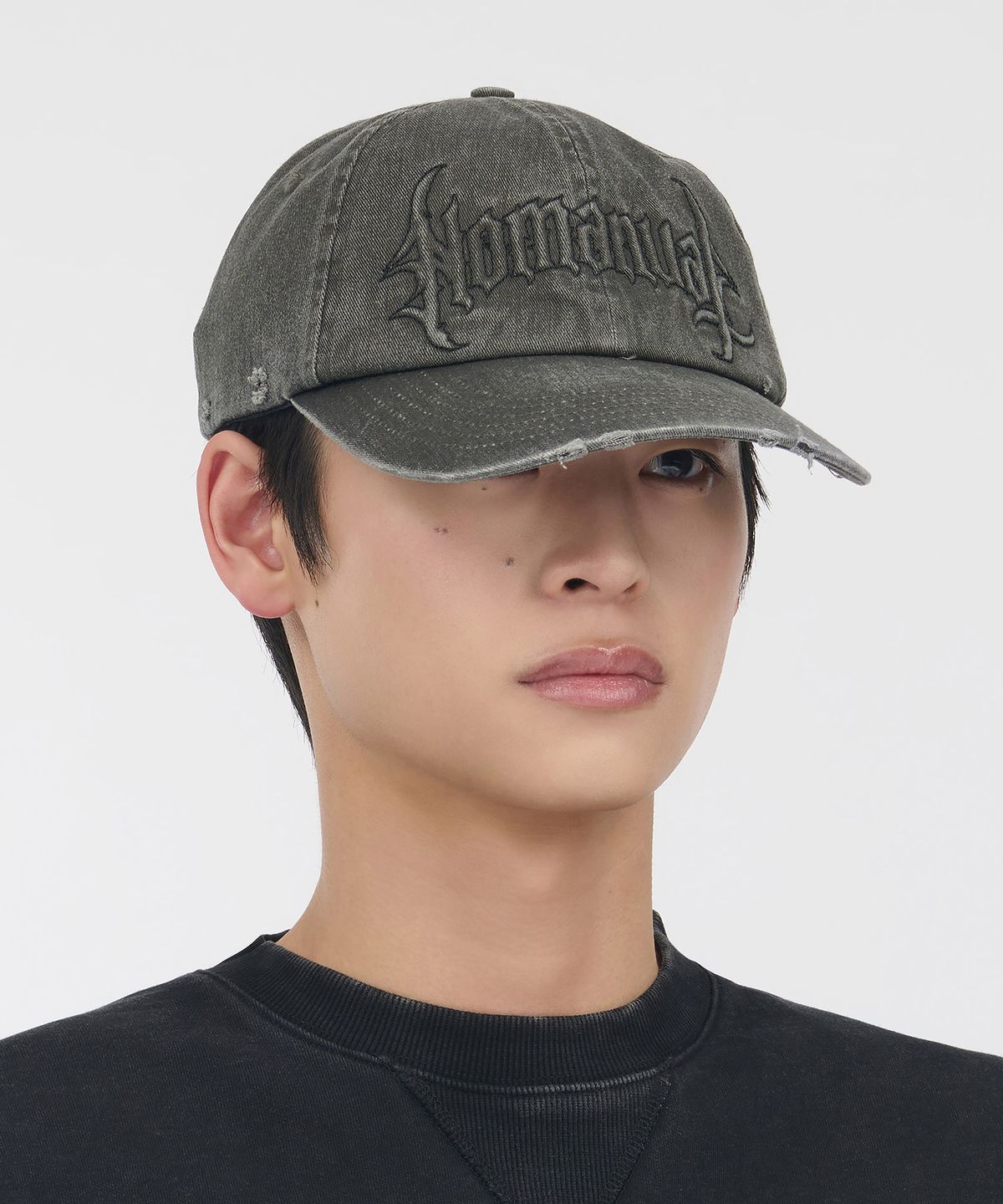 노매뉴얼(NOMANUAL) GOTHIC LOGO WASHED BALL CAP - WASHED BLACK