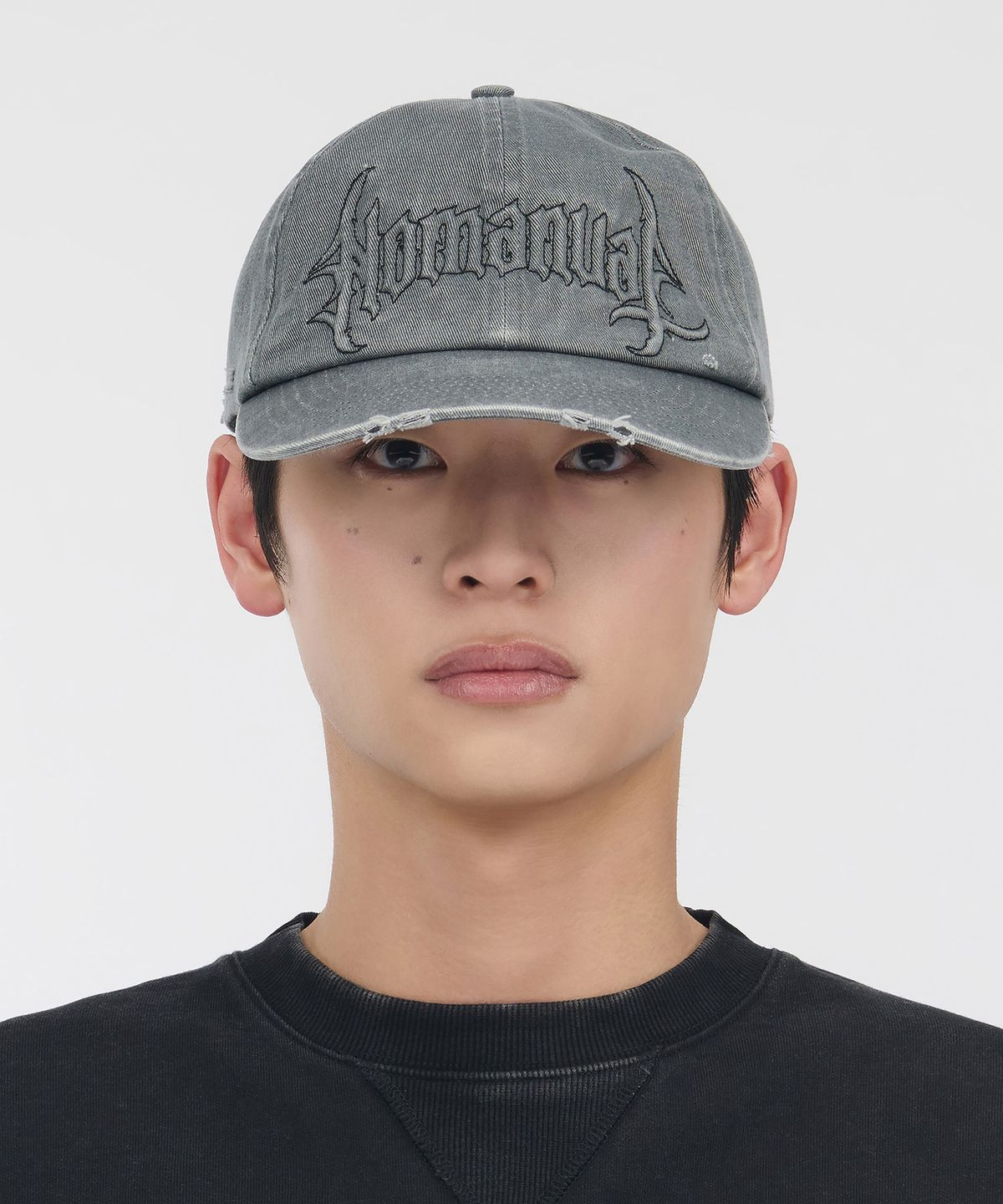 노매뉴얼(NOMANUAL) GOTHIC LOGO WASHED BALL CAP - WASHED GRAY