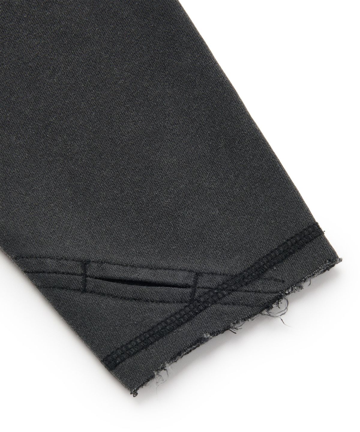 노매뉴얼(NOMANUAL) RAW SPLIT LONG SLEEVE TEE - WASHED BLACK
