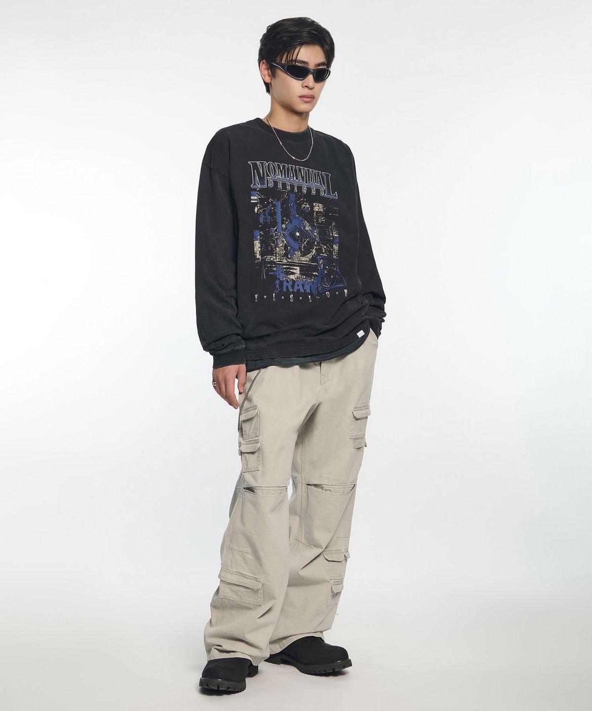 노매뉴얼(NOMANUAL) RAW VISION GRAPHIC LONG SLEEVE TEE - WASHED BLACK