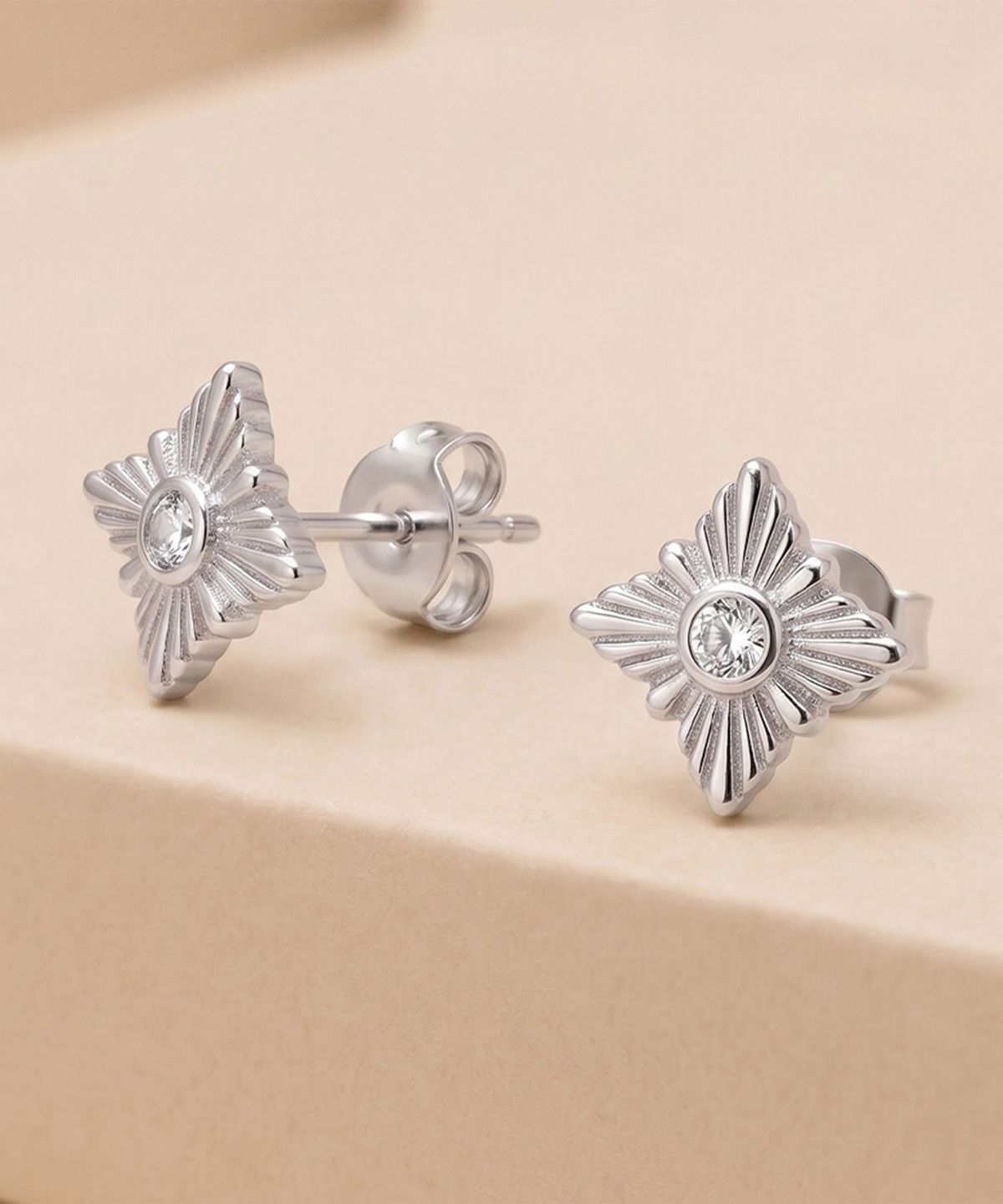 엘렌쥬얼리(HELENE JEWELRY) 실버 925 Silver 폴센 스타 은 귀걸이