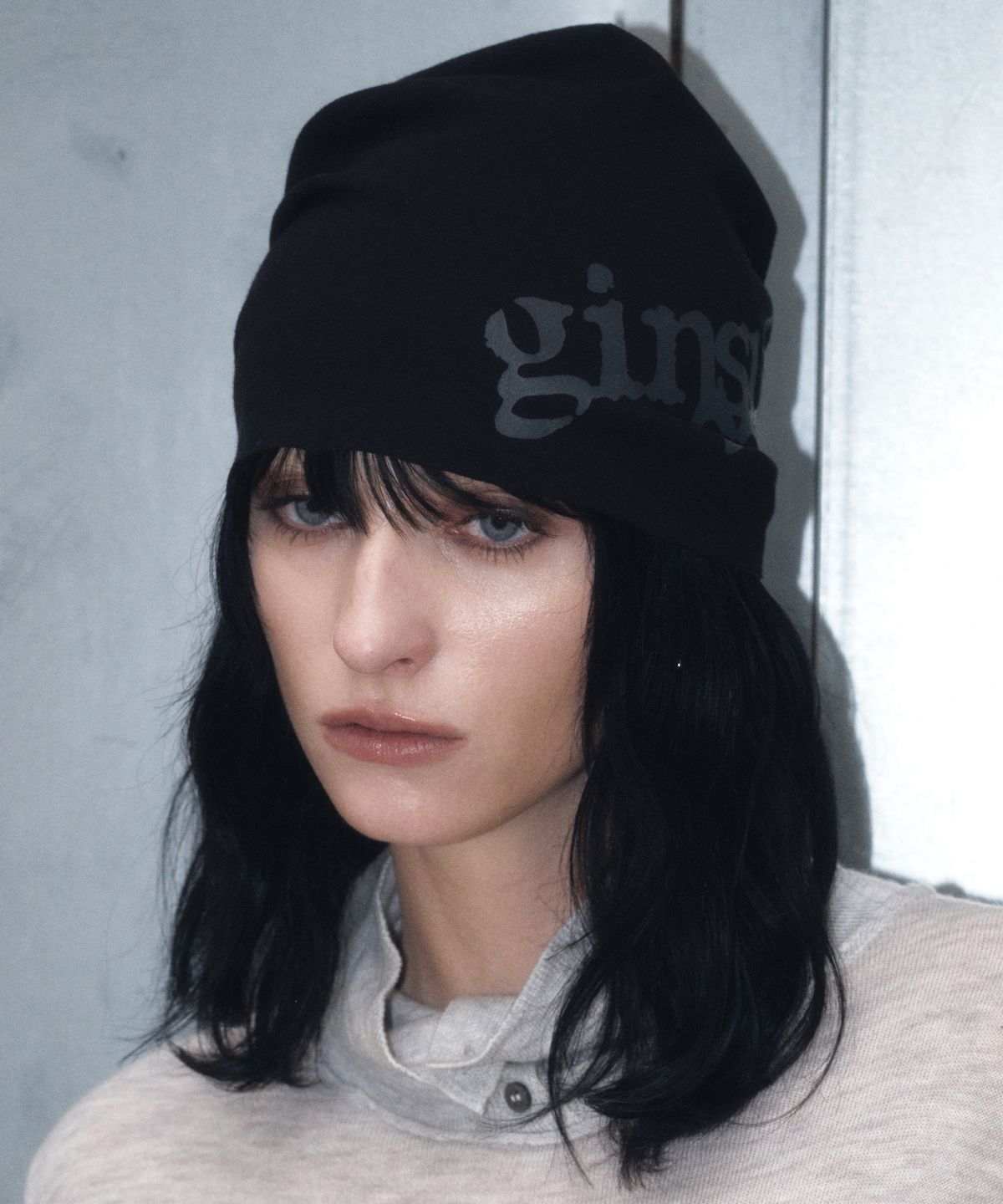 긴스키(GINSUKI) SLOUCHY LOGO BEANIE (BLACK)