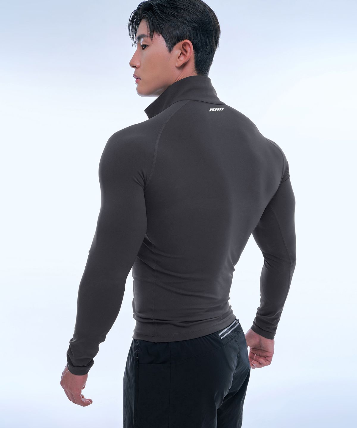 본투윈(BORN TO WIN) SYMBOL B MUSCLE FIT HALF ZIP-UP LONGSLEEVE [CHARCOAL]