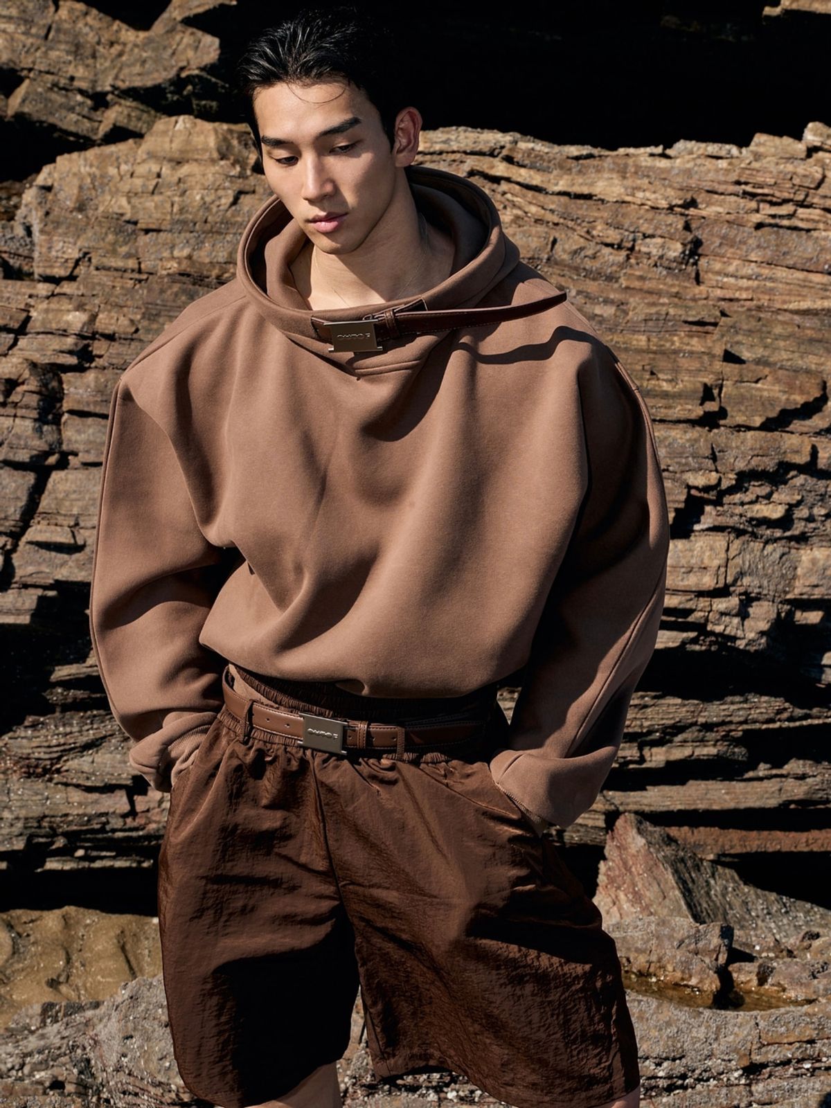 아웃오브(OUTOF) Belt Neck Hoodie [25 FW]