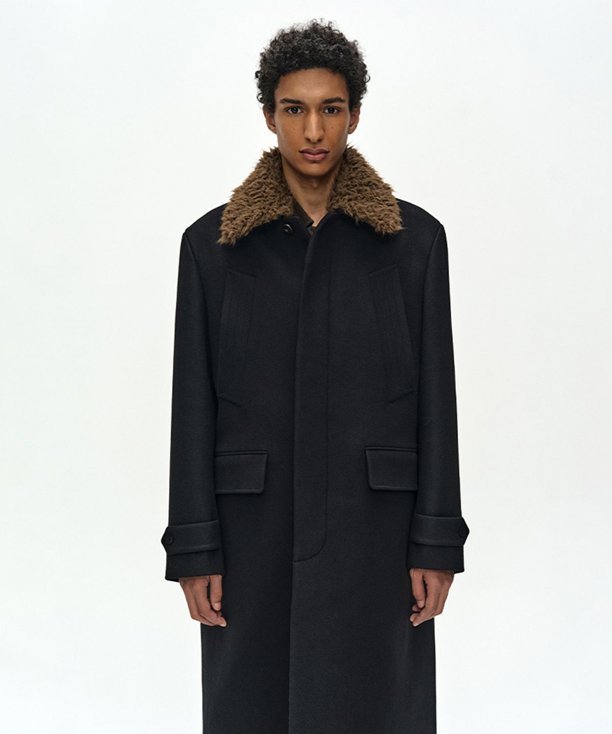앤더슨벨(ADSB ANDERSSON BELL) DETACHABLE FUR COLLAR CHESTERFIELD COAT (BLACK)