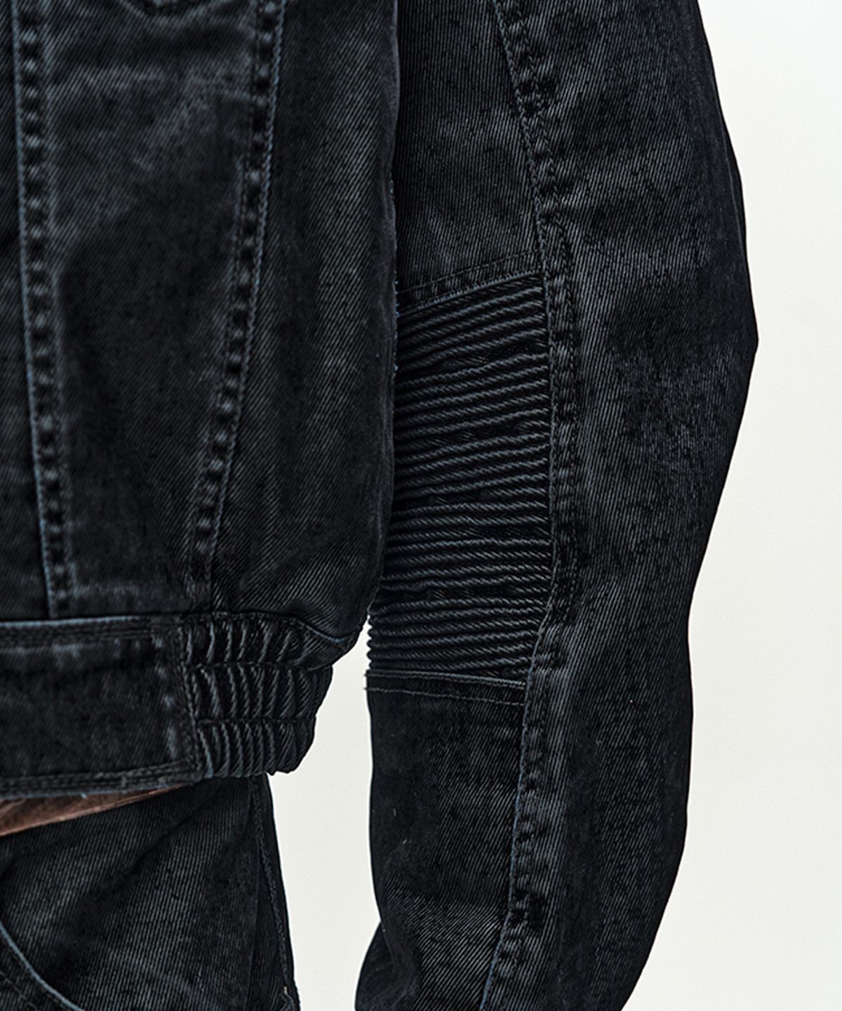 앤더슨벨(ADSB ANDERSSON BELL) UNISEX PADDED DENIM BOMBER JACKET (BLACK)