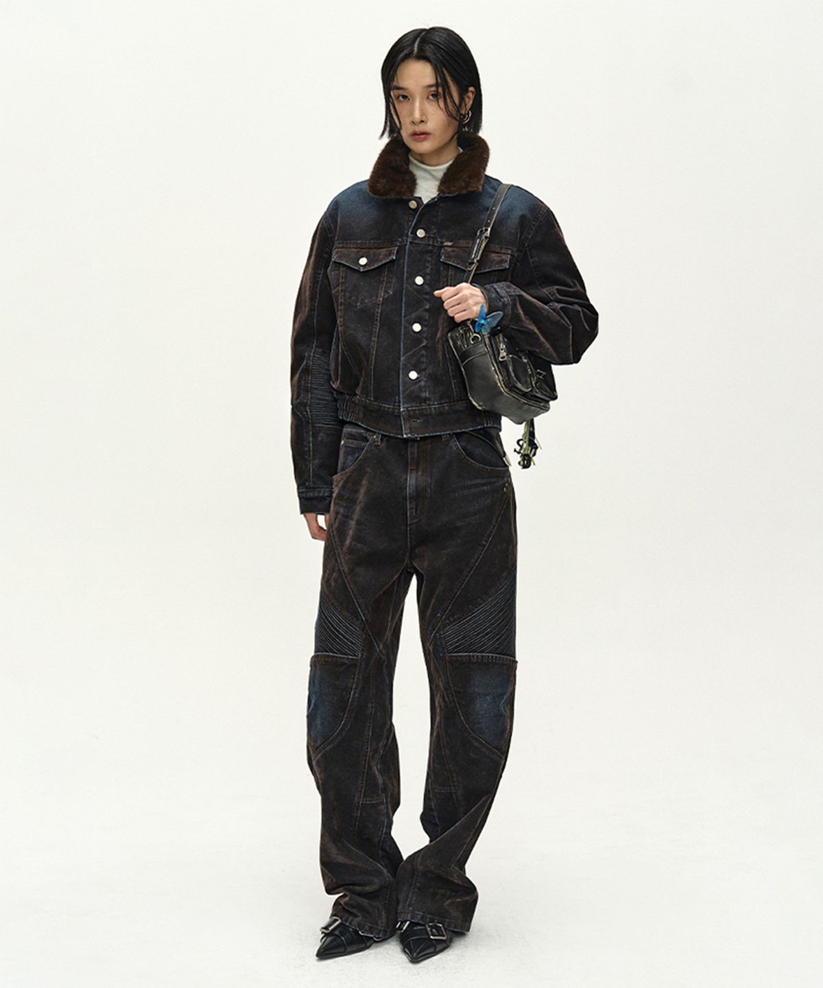 앤더슨벨(ADSB ANDERSSON BELL) UNISEX PADDED DENIM BOMBER JACKET (BROWN/BLUE)