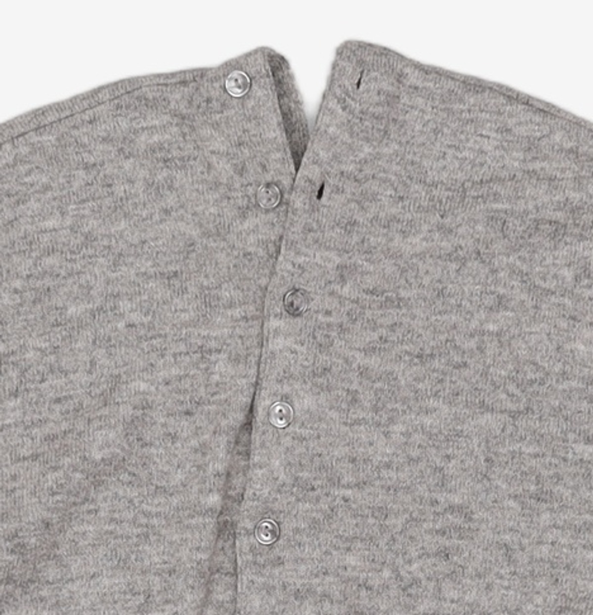 다이애그널(DIAGONAL) V NECK BUTTON CARDIGAN (light grey) XS