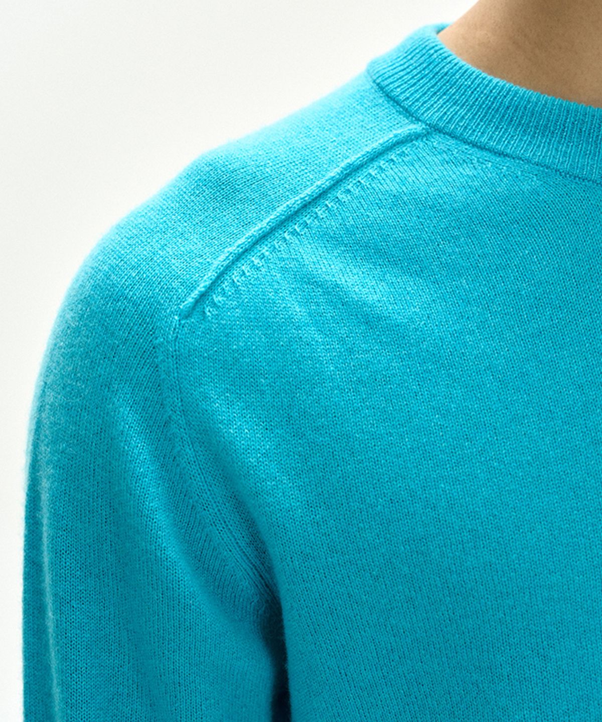 앤더슨벨(ADSB ANDERSSON BELL) SHANE CASHMERE CREW-NECK SWEATER (BLUE)
