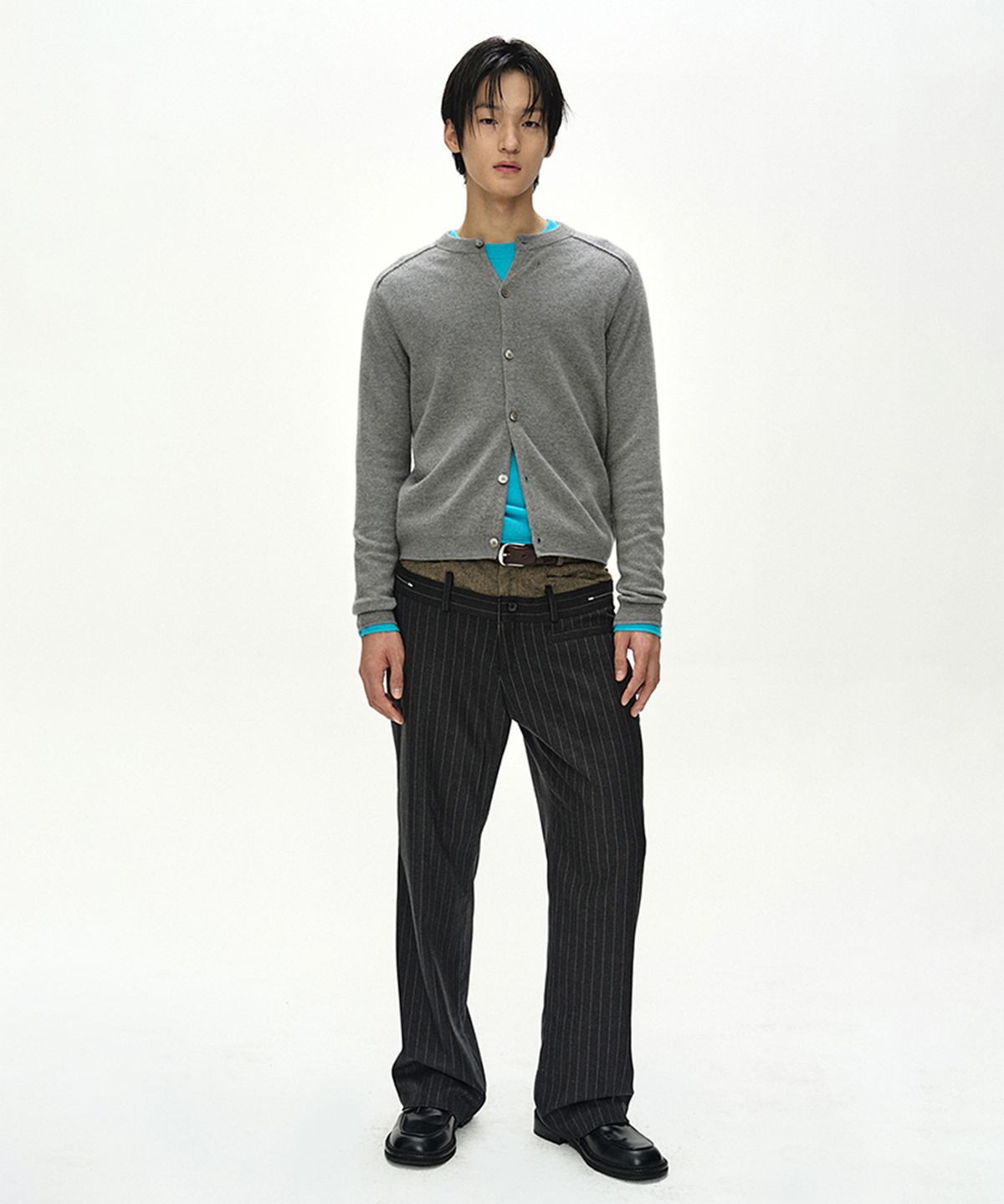 앤더슨벨(ADSB ANDERSSON BELL) SHANE CASHMERE CREW-NECK CARDIGAN (GREY)