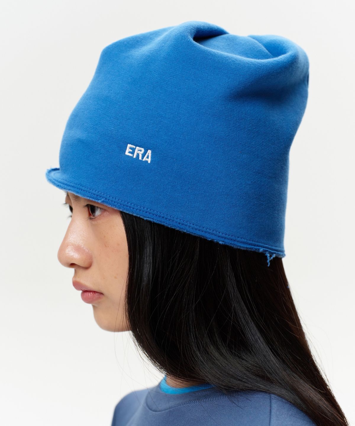이알에이(ERA) UNISEX ERA RAW EDGE CUT SWEAT BEANIE - BLUE