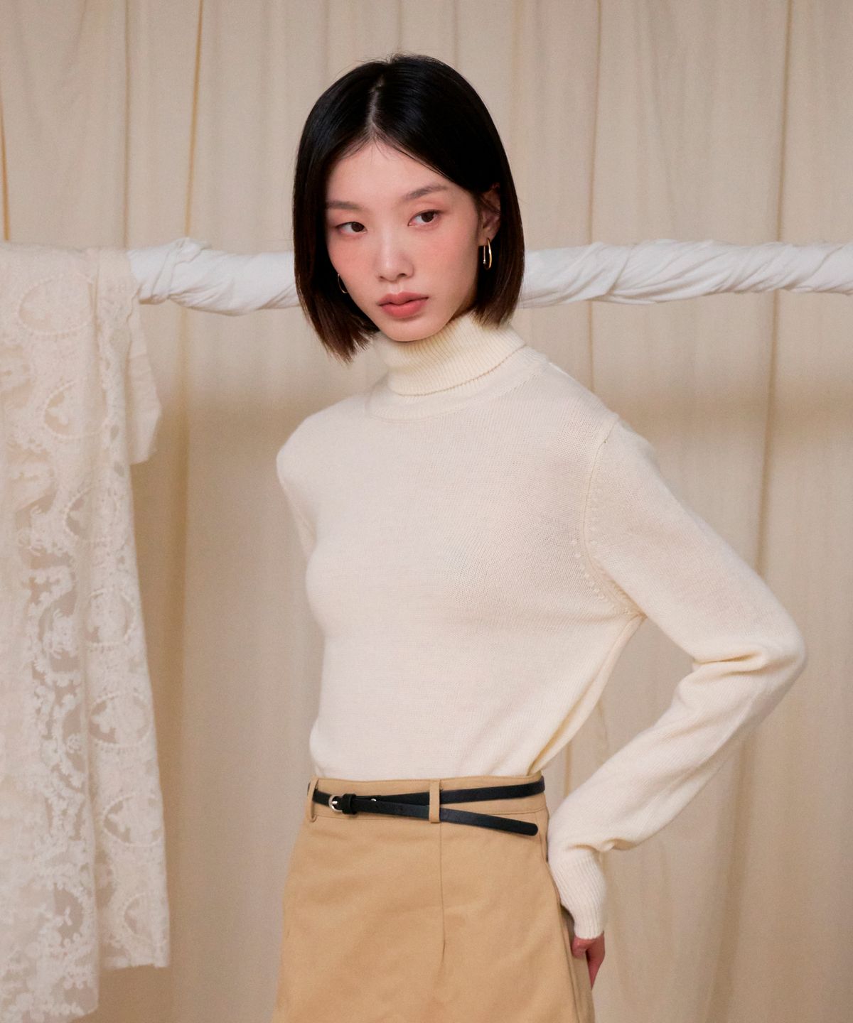 블레티(VLETI) Wool Turtleneck Sweater(Cream)