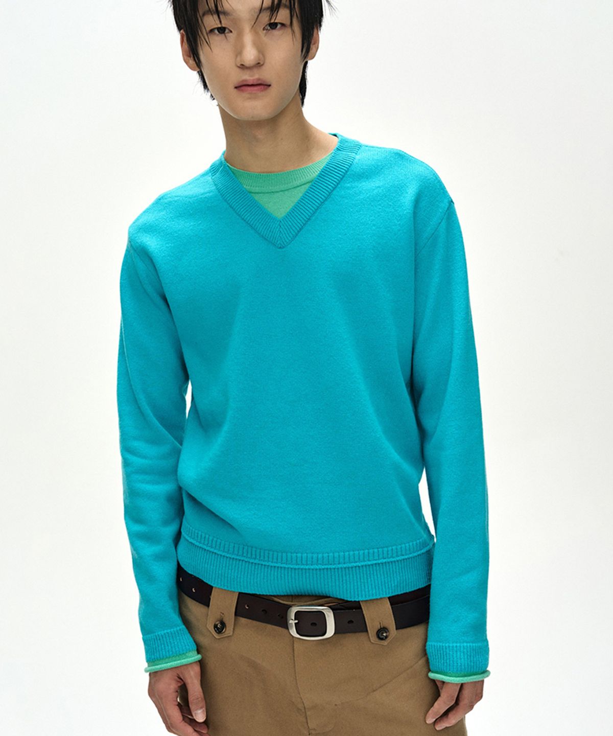 앤더슨벨(ADSB ANDERSSON BELL) UNISEX LAYERED V-NECK SWEATER (SKY BLUE)