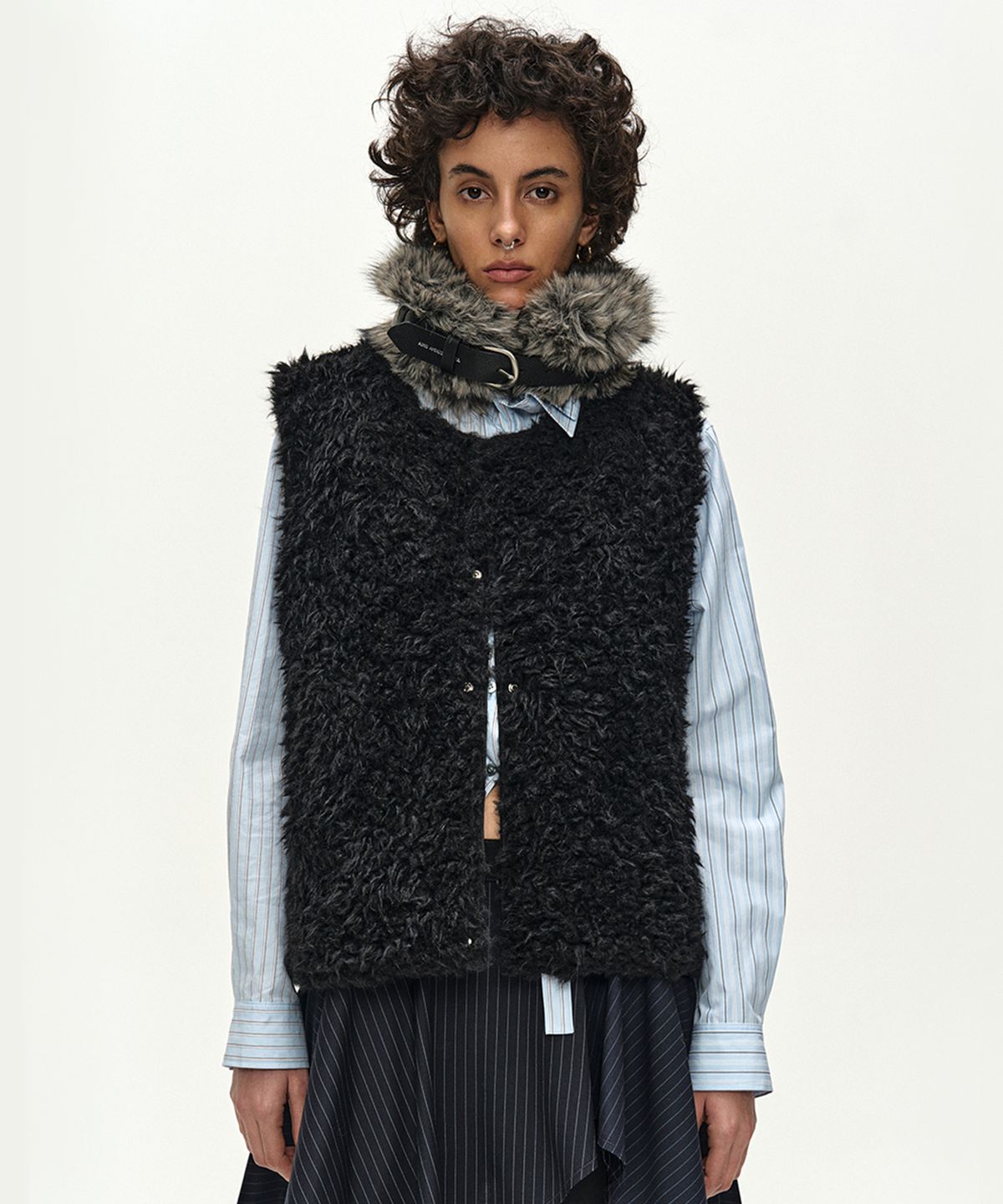앤더슨벨(ADSB ANDERSSON BELL) BELTED FUR SHORT MUFFLER (GREY)