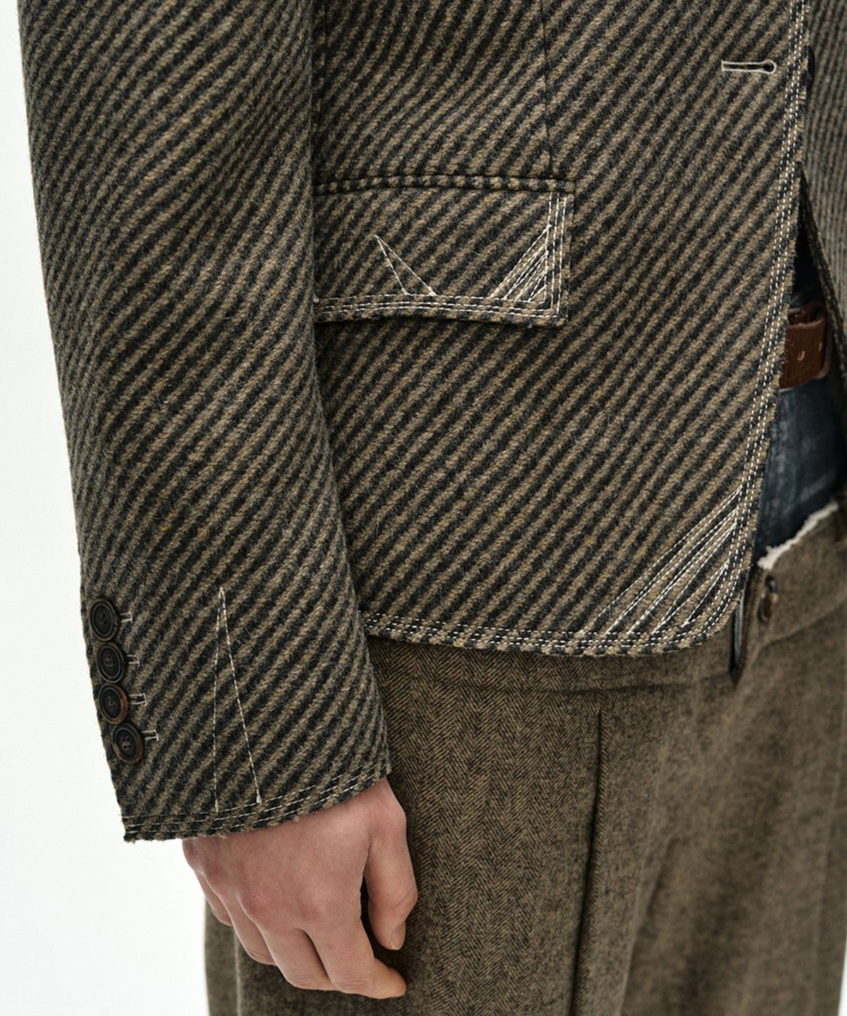앤더슨벨(ADSB ANDERSSON BELL) WOOL TWILL CROPPED TAILORED JACKET (BROWN)