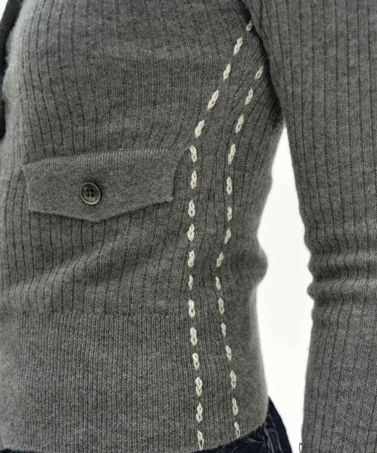 앤더슨벨(ADSB ANDERSSON BELL) CASHMERE HAND STITCHED RIB CARDIGAN (MELANGE GREY)
