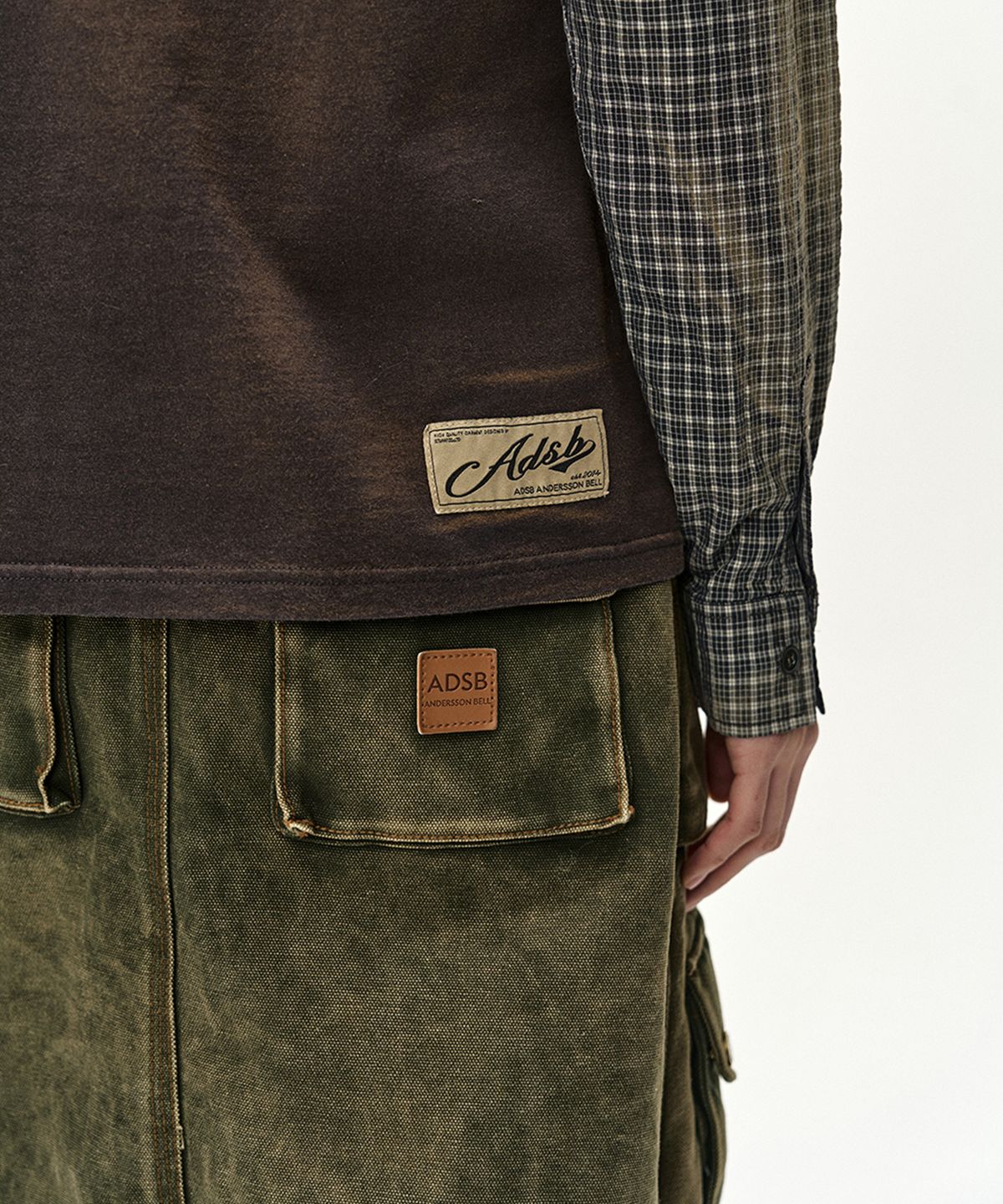 앤더슨벨(ADSB ANDERSSON BELL) CARGO POCKET WRAP SKIRT (KHAKI)