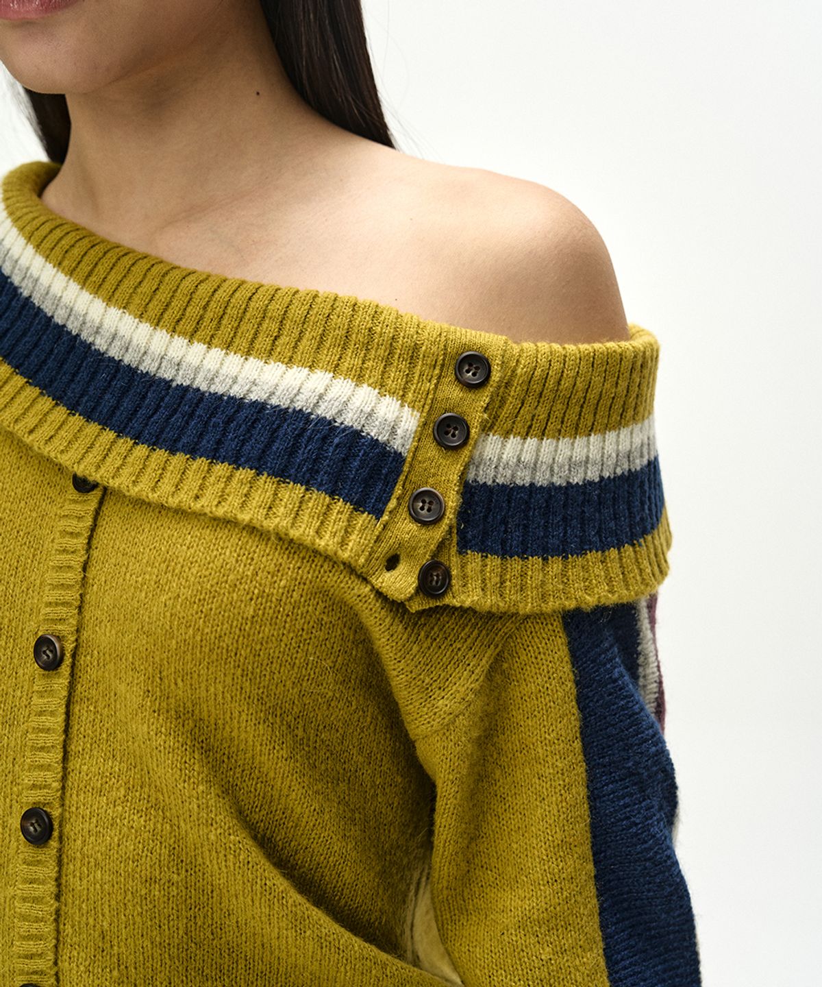 앤더슨벨(ADSB ANDERSSON BELL) DRAPED SHAWL KNIT TOP (YELLOW)