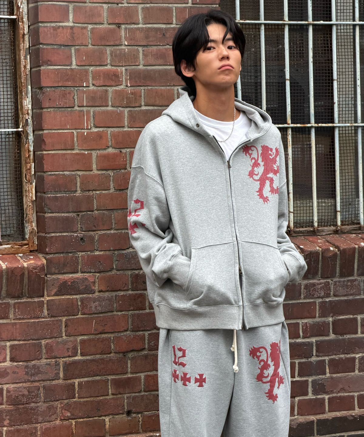 아모우(AMOU) Lion Sweat SET UP