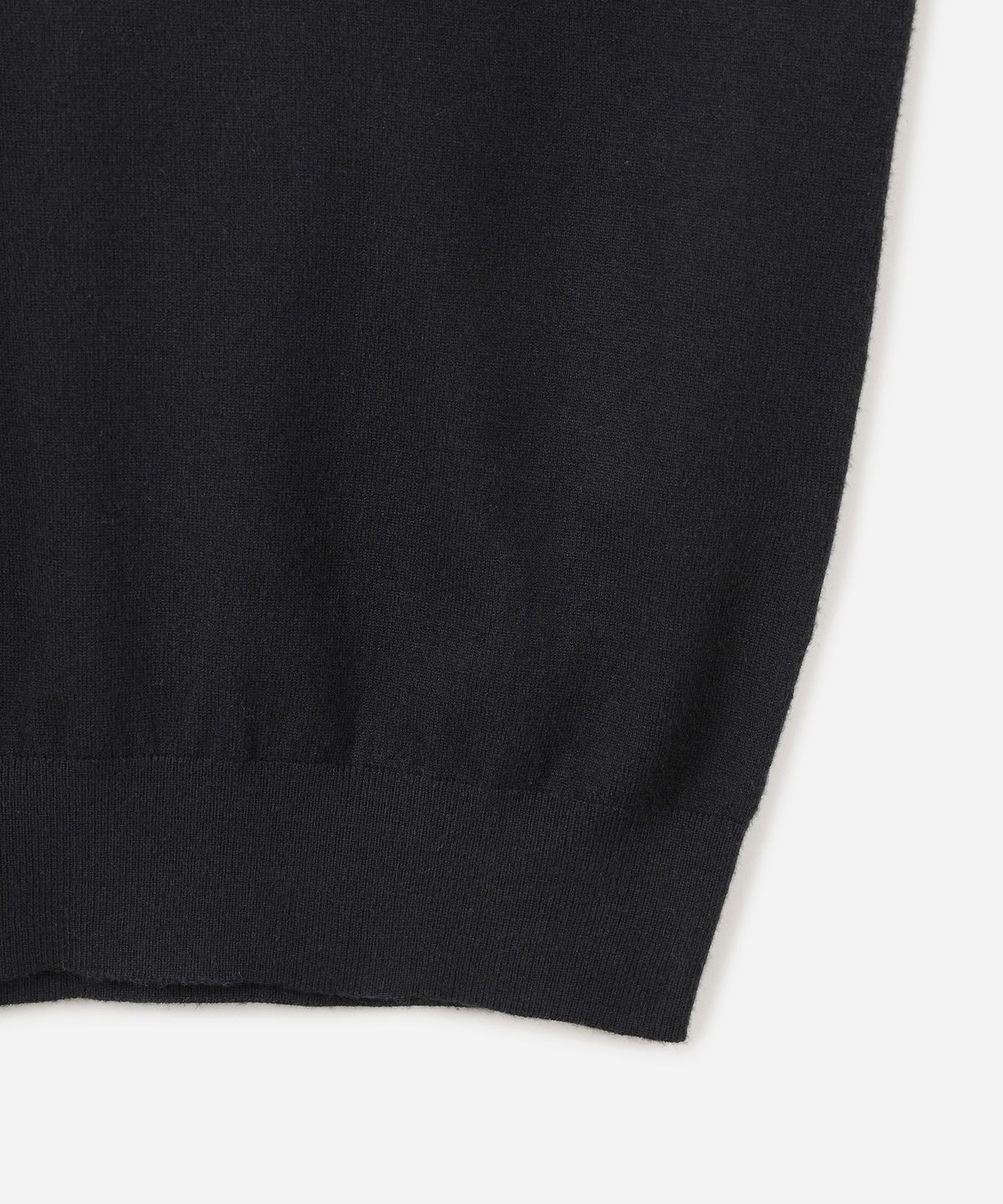 247시리즈(247SERIES) FINE RIBBED 브이넥 12GG 니트 BLACK