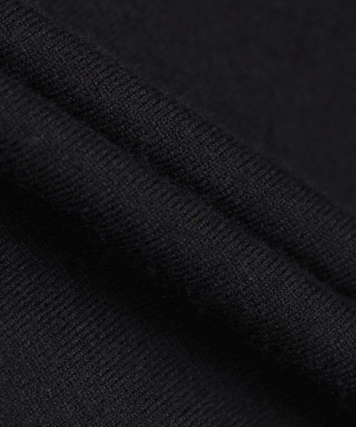 247시리즈(247SERIES) FINE RIBBED 브이넥 12GG 니트 BLACK