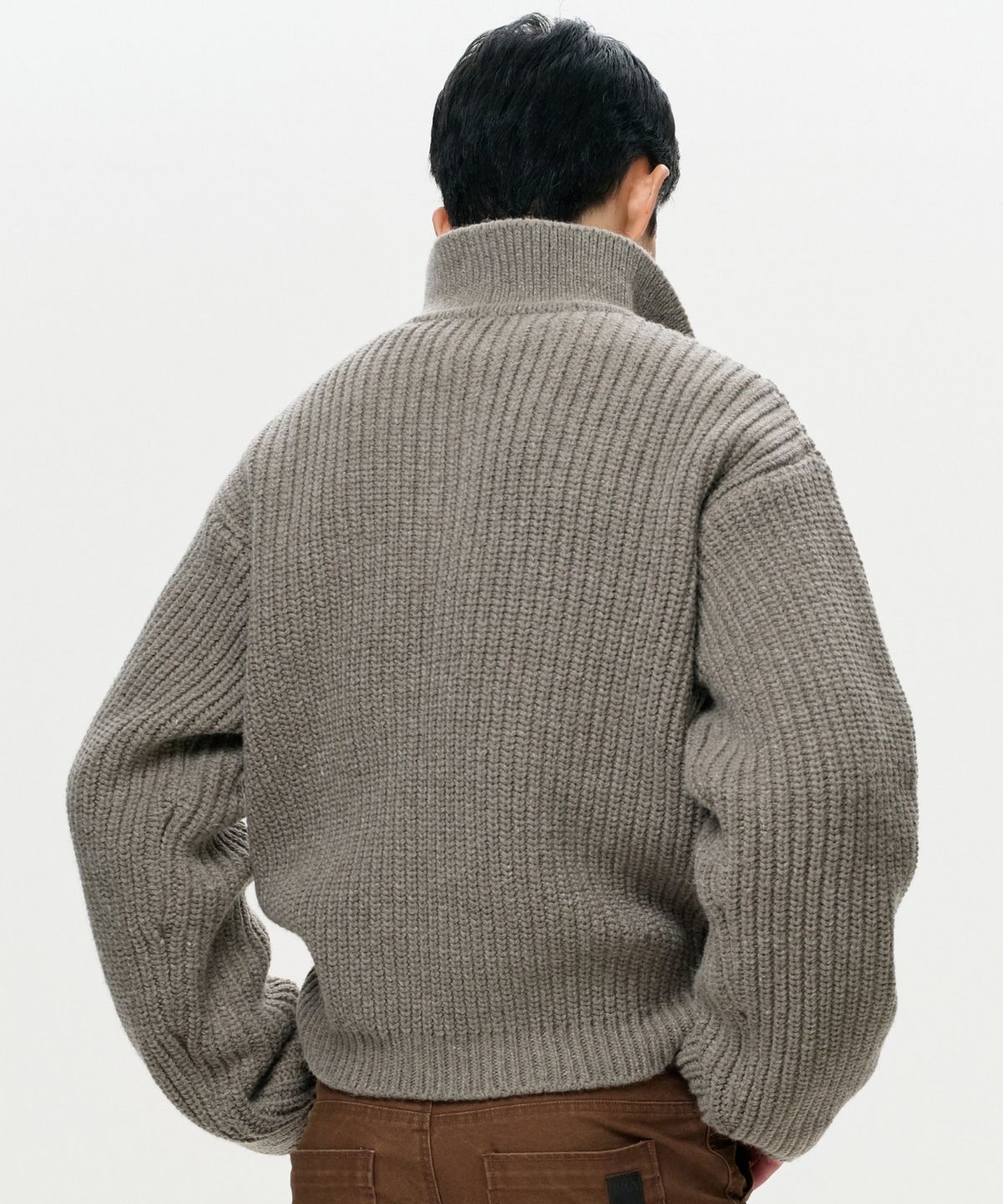이알에이(ERA) UNISEX ERA HEAVY GAUGE COLLAR KNIT - MUSHROOM