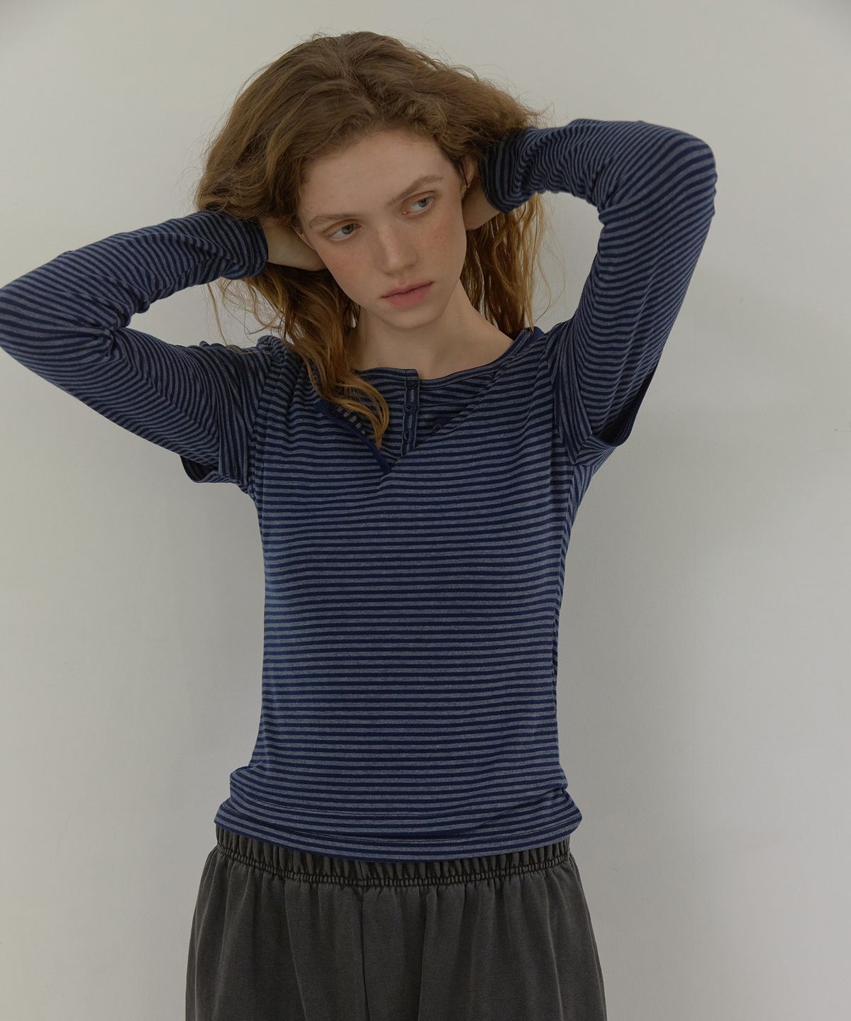 론크(LONQUE) STRIPE HENLEY NECK HALF SLEEVE T-SHIRT (NAVY)