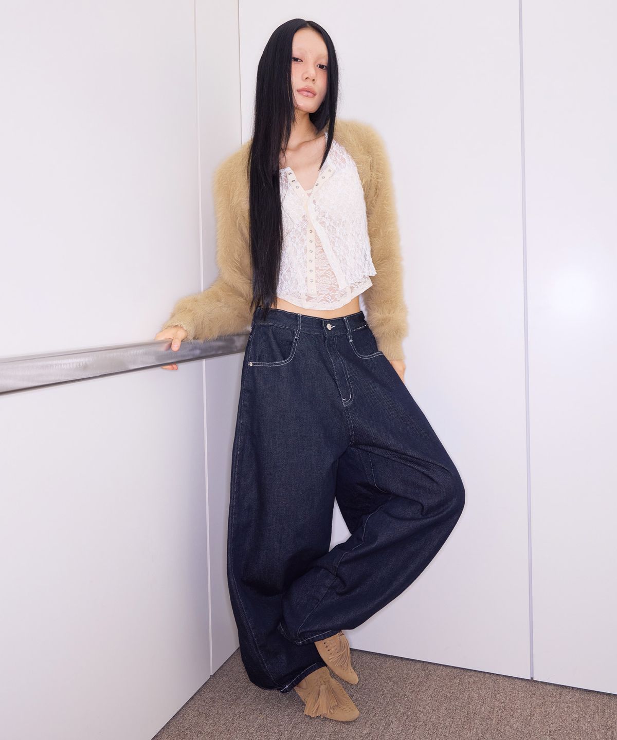 미스테리어스호텔(THE MYSTERIOUS HOTEL) CROP FUR BOLERO [BEIGE]