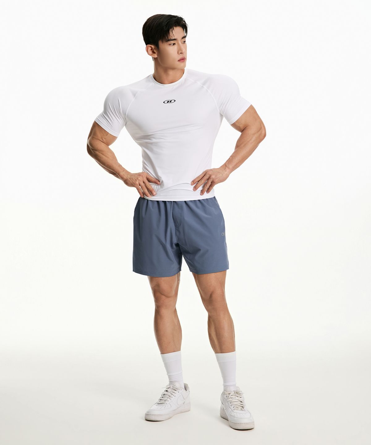 본투윈(BORN TO WIN) SYMBOL B STRENGTH SHORTS [DUSTY BLUE]
