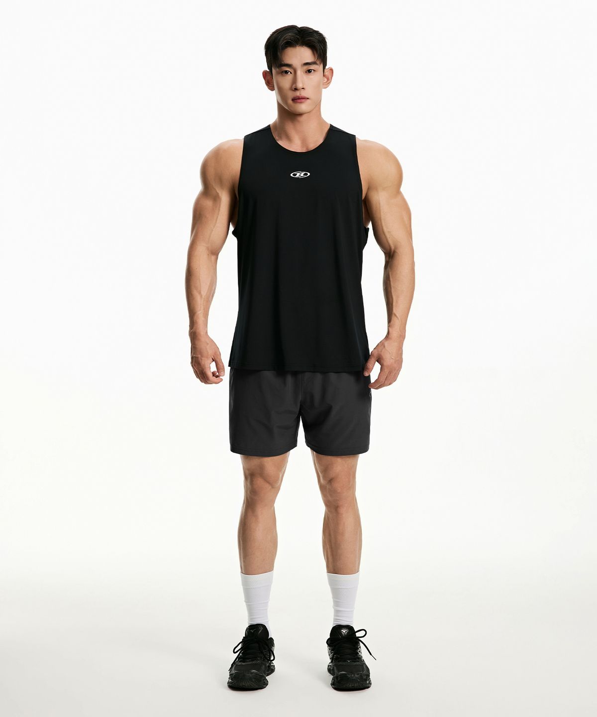 본투윈(BORN TO WIN) SYMBOL B STRENGTH SHORTS [CHARCOAL]