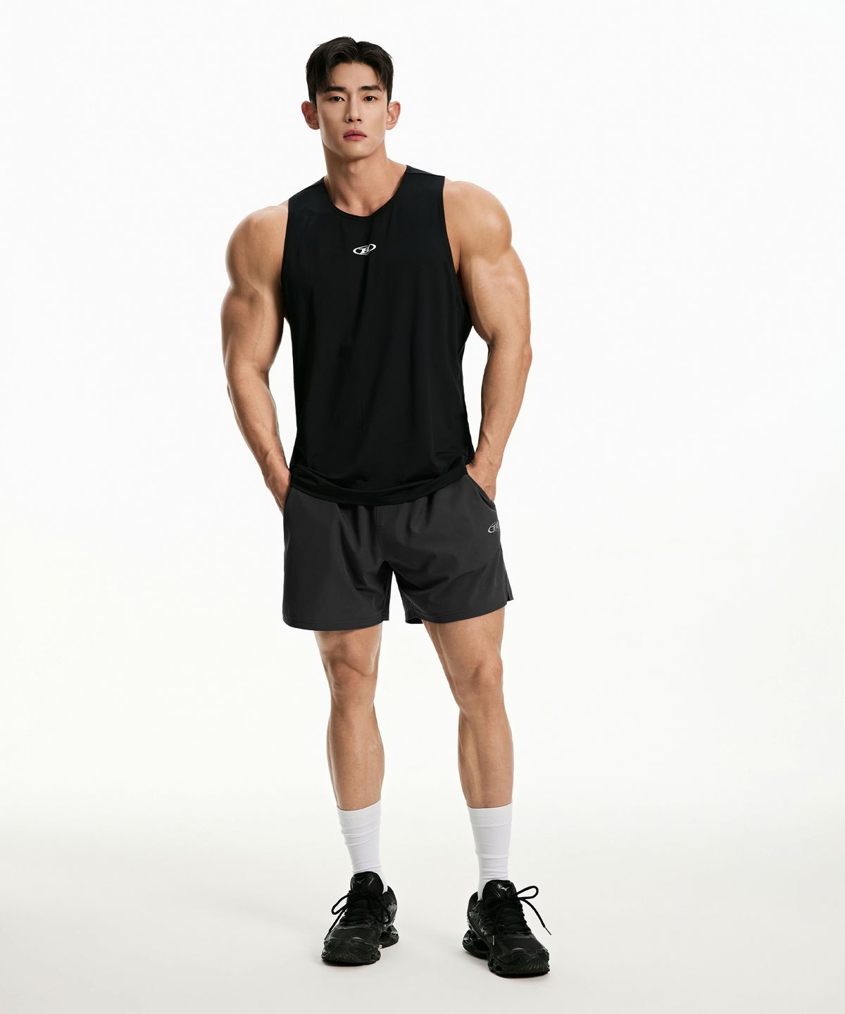 본투윈(BORN TO WIN) SYMBOL B STRENGTH SHORTS [CHARCOAL]