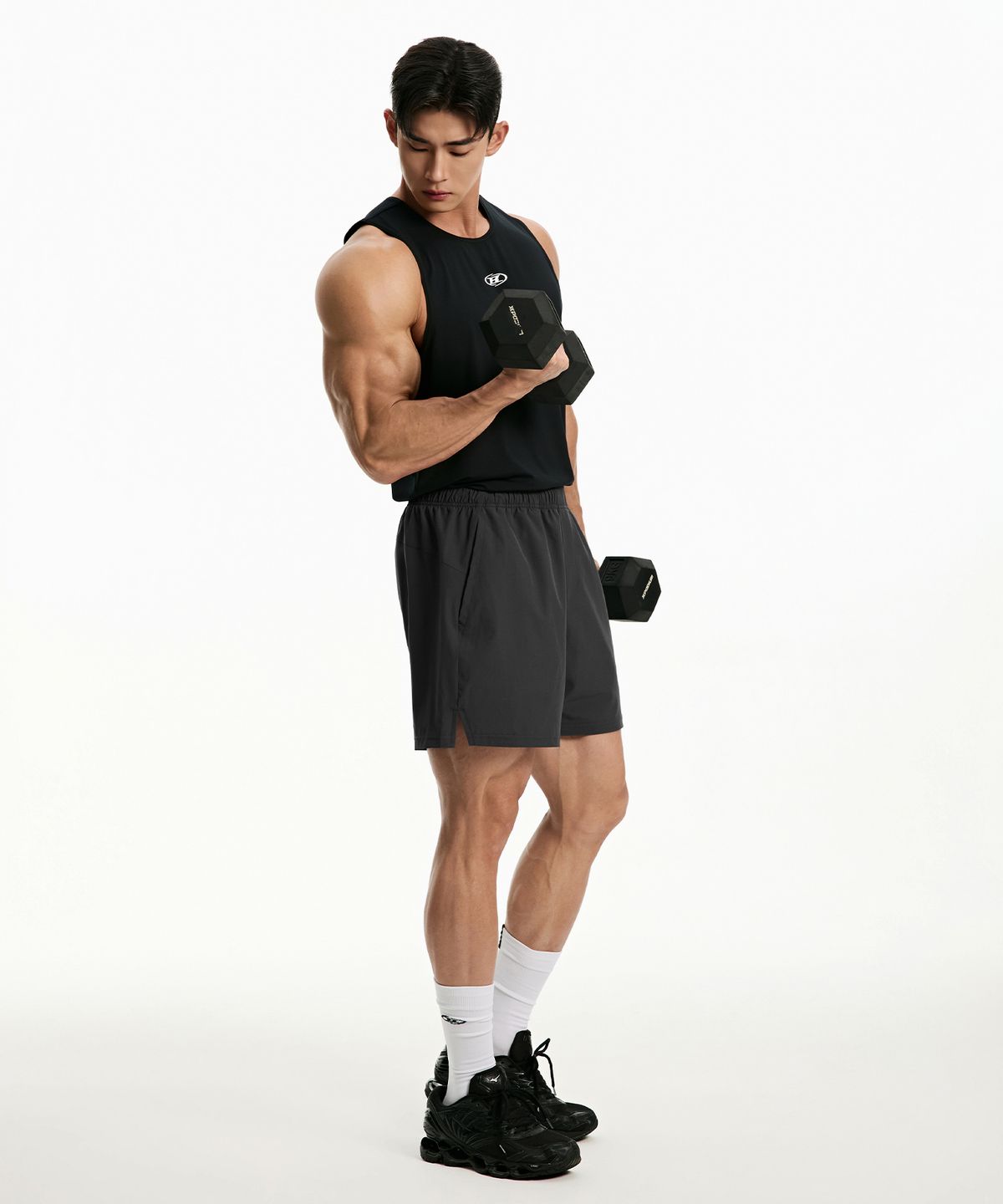 본투윈(BORN TO WIN) SYMBOL B STRENGTH SHORTS [CHARCOAL]