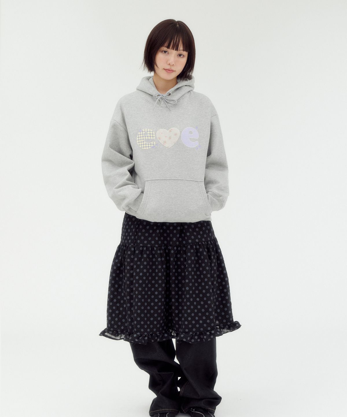 엠블러(AMBLER) Check Flower 아플리케 그래픽 후드 티셔츠 AHP1306 (멜란지)