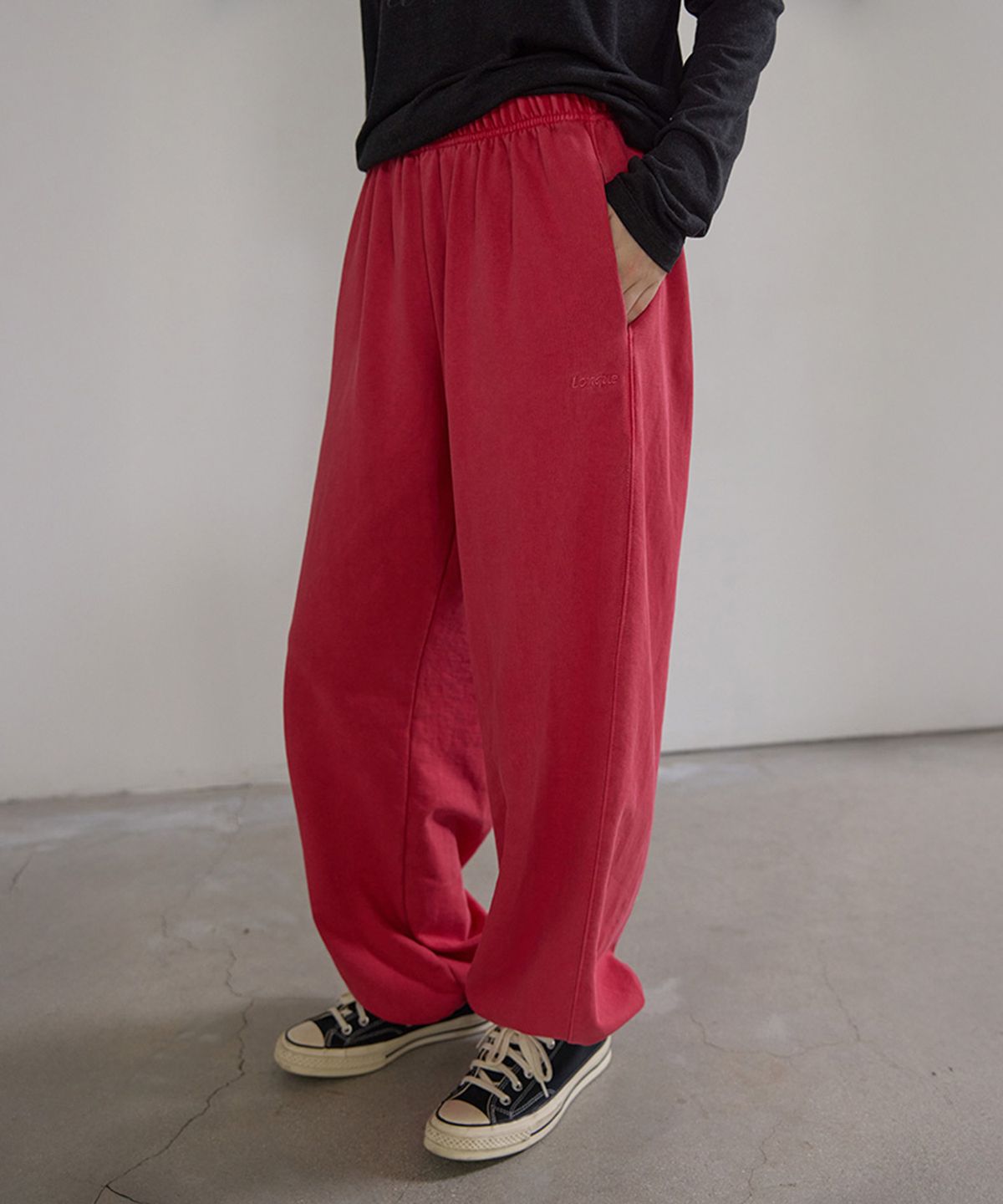 론크(LONQUE) PIGMENT SWEAT JOGGER PANTS (RED)