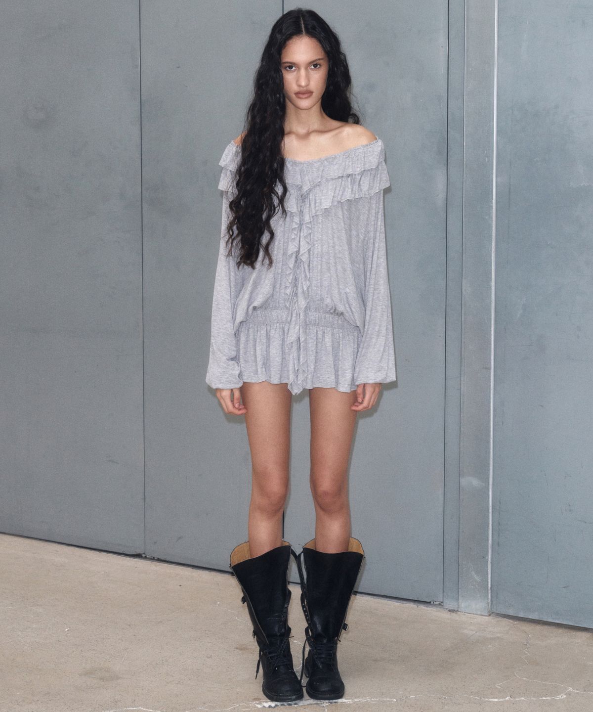 긴스키(GINSUKI) [긴스키 X 물바다]BOHEMIAN RUFFLE LAYERED T-SHIRTS (GREY)