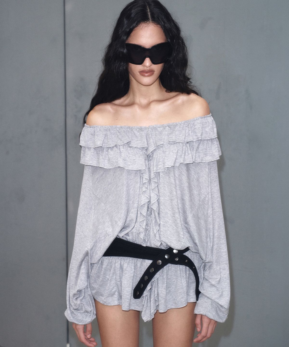 긴스키(GINSUKI) [긴스키 X 물바다]BOHEMIAN RUFFLE LAYERED T-SHIRTS (GREY)