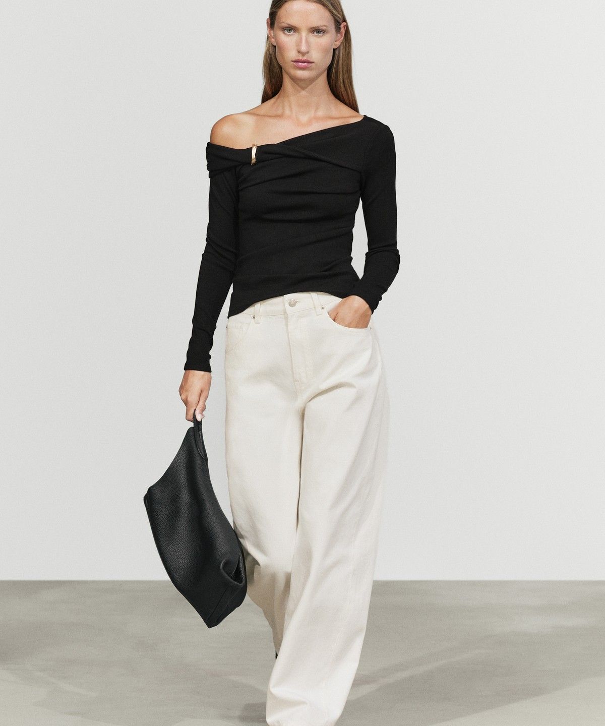 마시모두띠(MASSIMO DUTTI) 메탈 디테일 긴소매 탑
