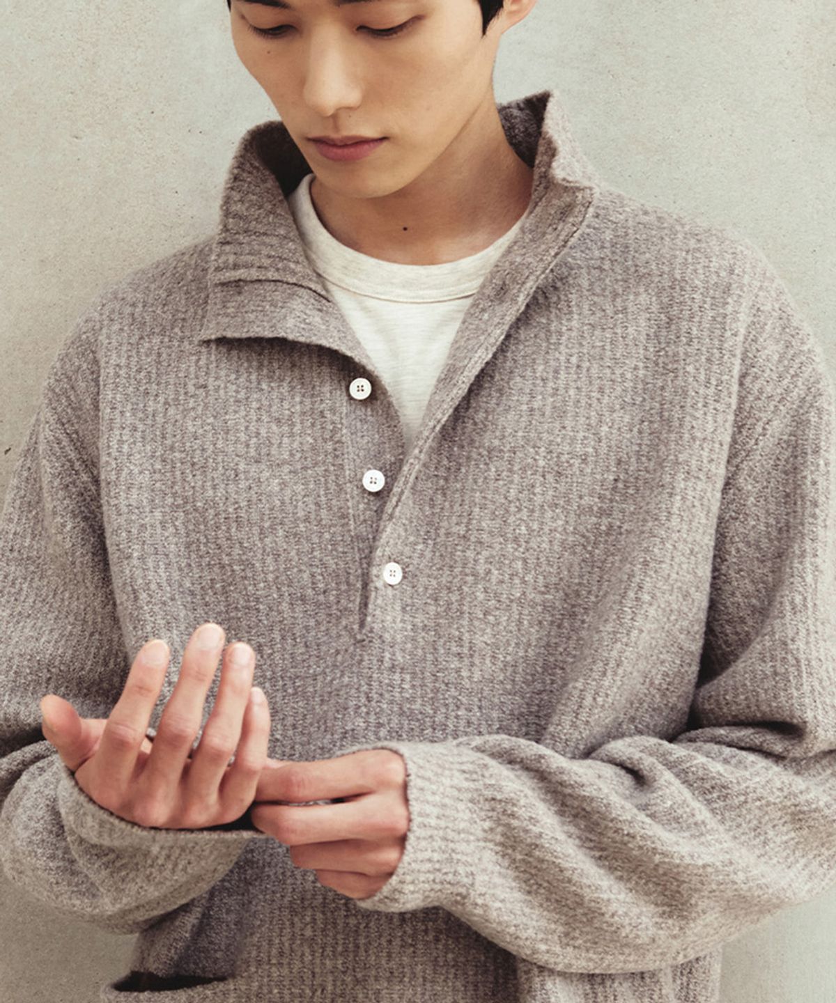 홀리선(HORLISUN) Phoebe High Neck Button Knit Melange Beige